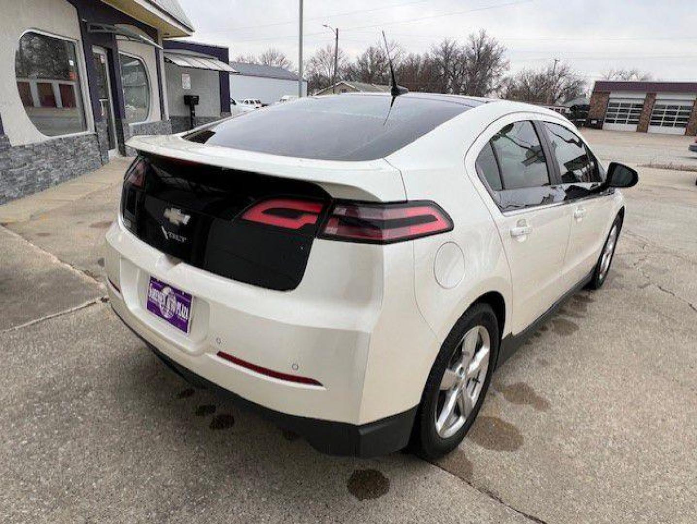 2012 WHITE CHEVROLET VOLT (1G1RD6E49CU) with an 1.4L engine, Automatic transmission, located at 1100 W. Sheridan Ave., Shenandoah, 51601, (712) 246-1600, 40.765678, -95.388817 - Photo#1