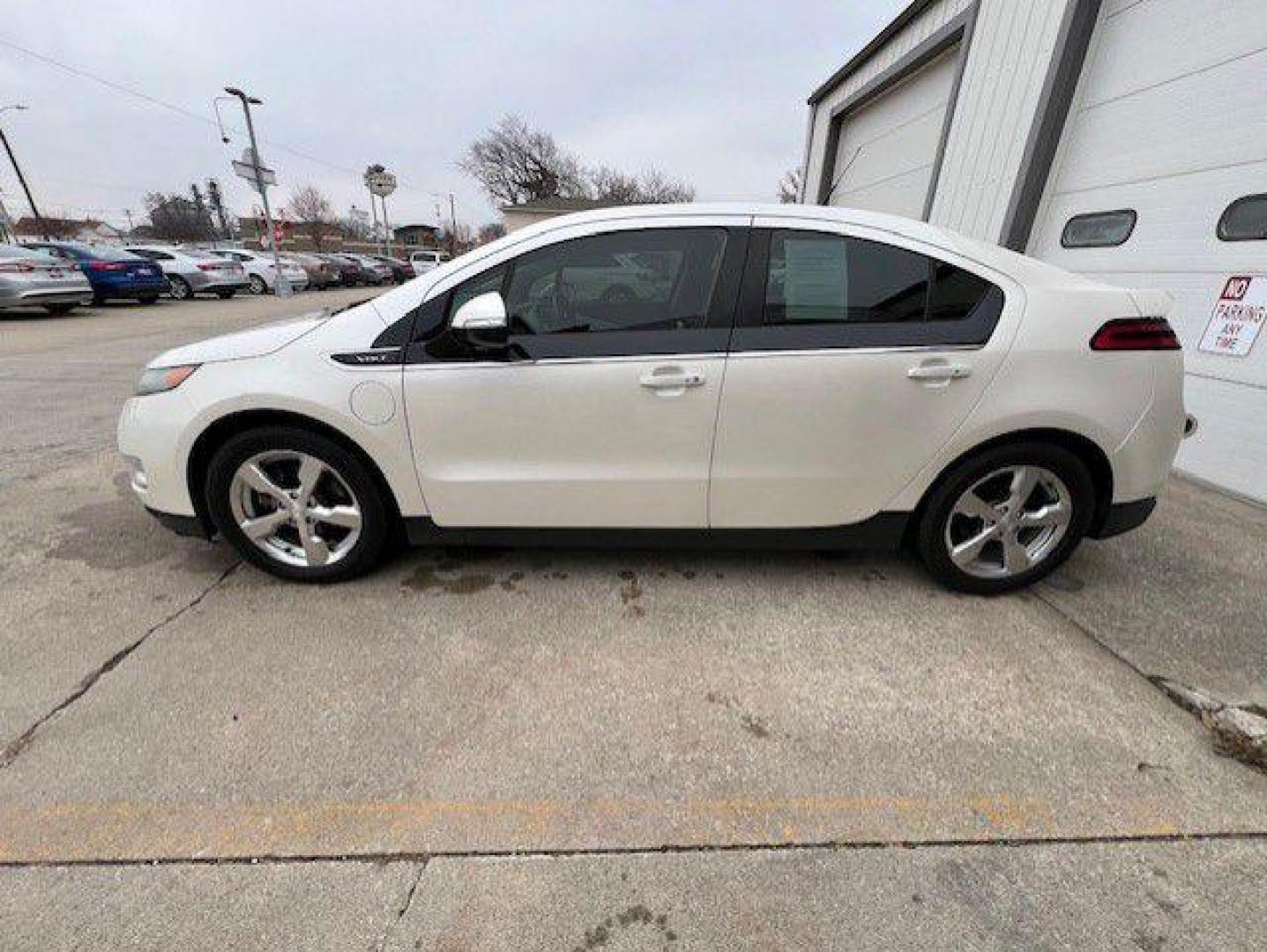 2012 WHITE CHEVROLET VOLT (1G1RD6E49CU) with an 1.4L engine, Automatic transmission, located at 1100 W. Sheridan Ave., Shenandoah, 51601, (712) 246-1600, 40.765678, -95.388817 - Photo#2