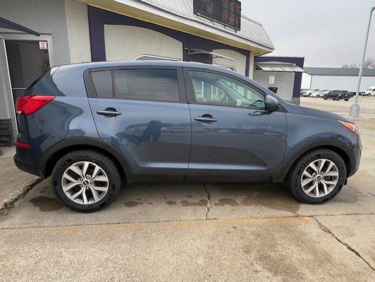 2016 BLUE KIA SPORTAGE LX (KNDPB3AC2G7) with an 2.4L engine, Automatic transmission, located at 1100 W. Sheridan Ave., Shenandoah, 51601, (712) 246-1600, 40.765678, -95.388817 - Photo#3