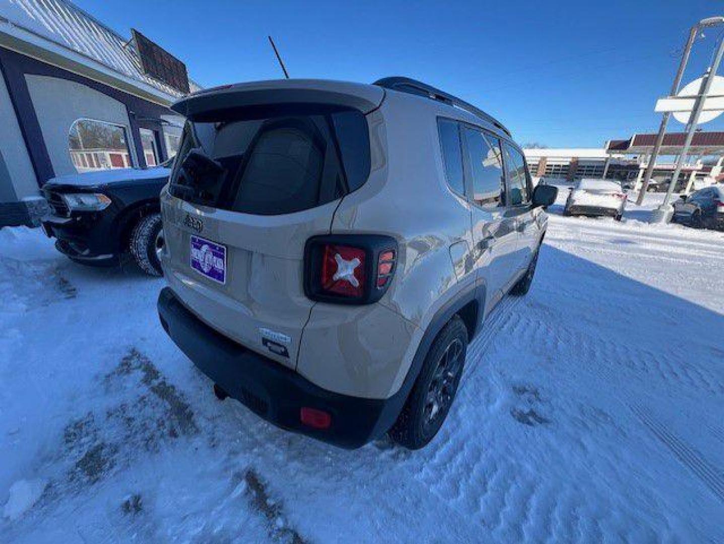 2016 BIEGE JEEP RENEGADE LATITUDE (ZACCJBBT3GP) with an 2.4L engine, Automatic transmission, located at 1100 W. Sheridan Ave., Shenandoah, 51601, (712) 246-1600, 40.765678, -95.388817 - Photo#1