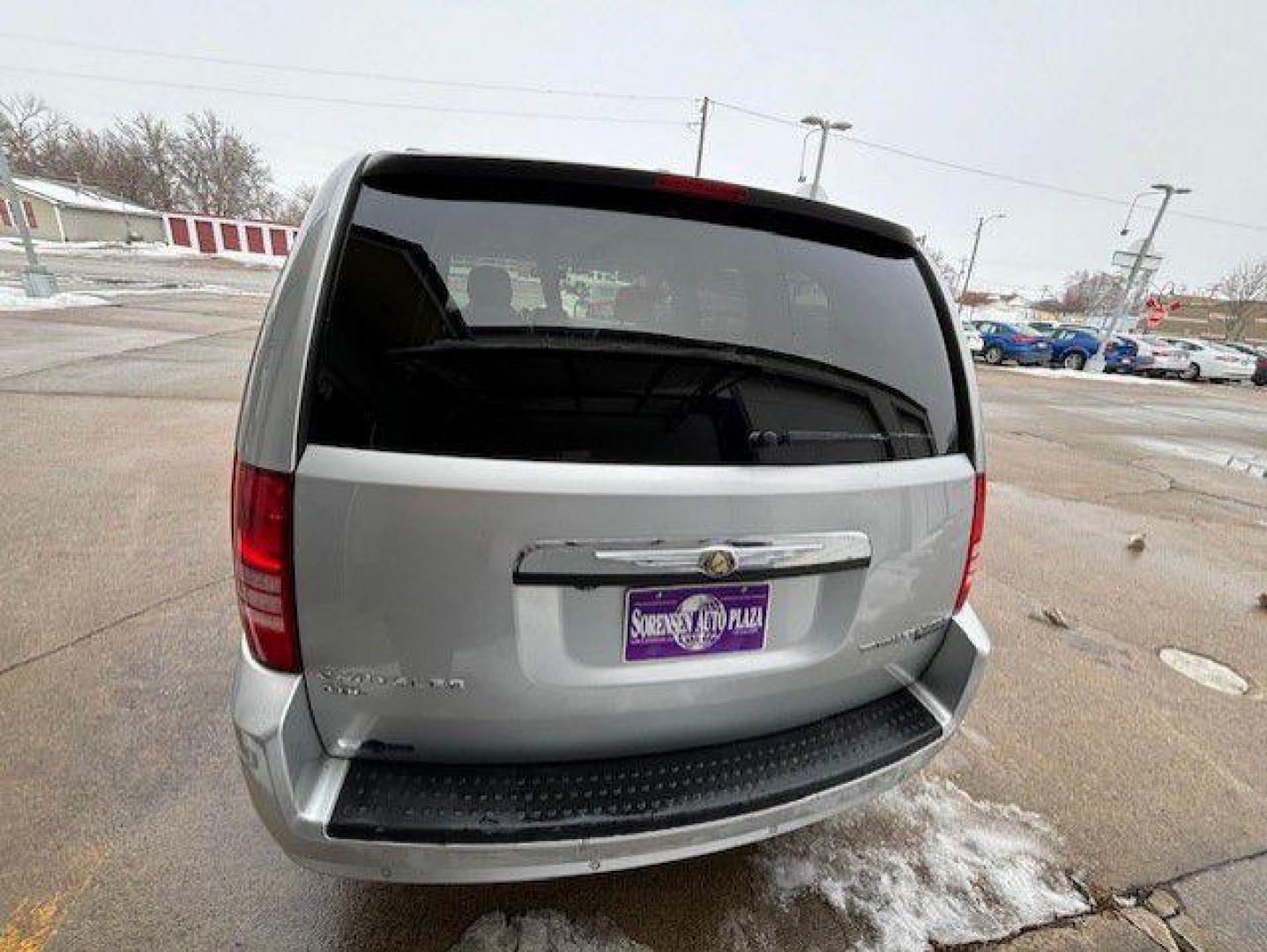 2010 SILVER CHRYSLER TOWN and COUNTRY TOURING PLUS (2A4RR8DX8AR) with an 4.0L engine, Automatic transmission, located at 1100 W. Sheridan Ave., Shenandoah, 51601, (712) 246-1600, 40.765678, -95.388817 - Photo#4