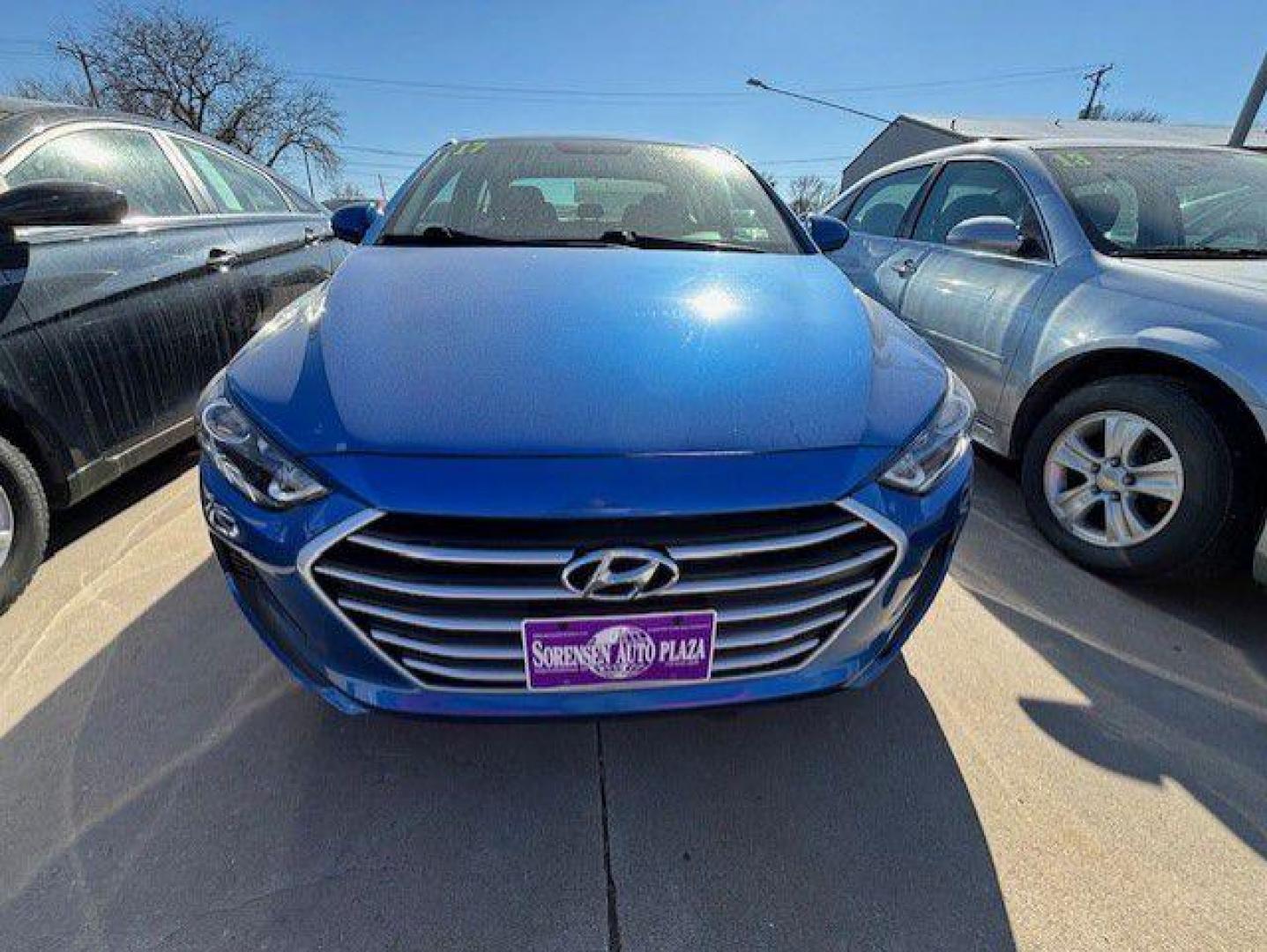 2017 BLUE HYUNDAI ELANTRA SE (5NPD74LF4HH) with an 2.0L engine, 6-Speed Manual transmission, located at 1100 W. Sheridan Ave., Shenandoah, 51601, (712) 246-1600, 40.765678, -95.388817 - Photo#4