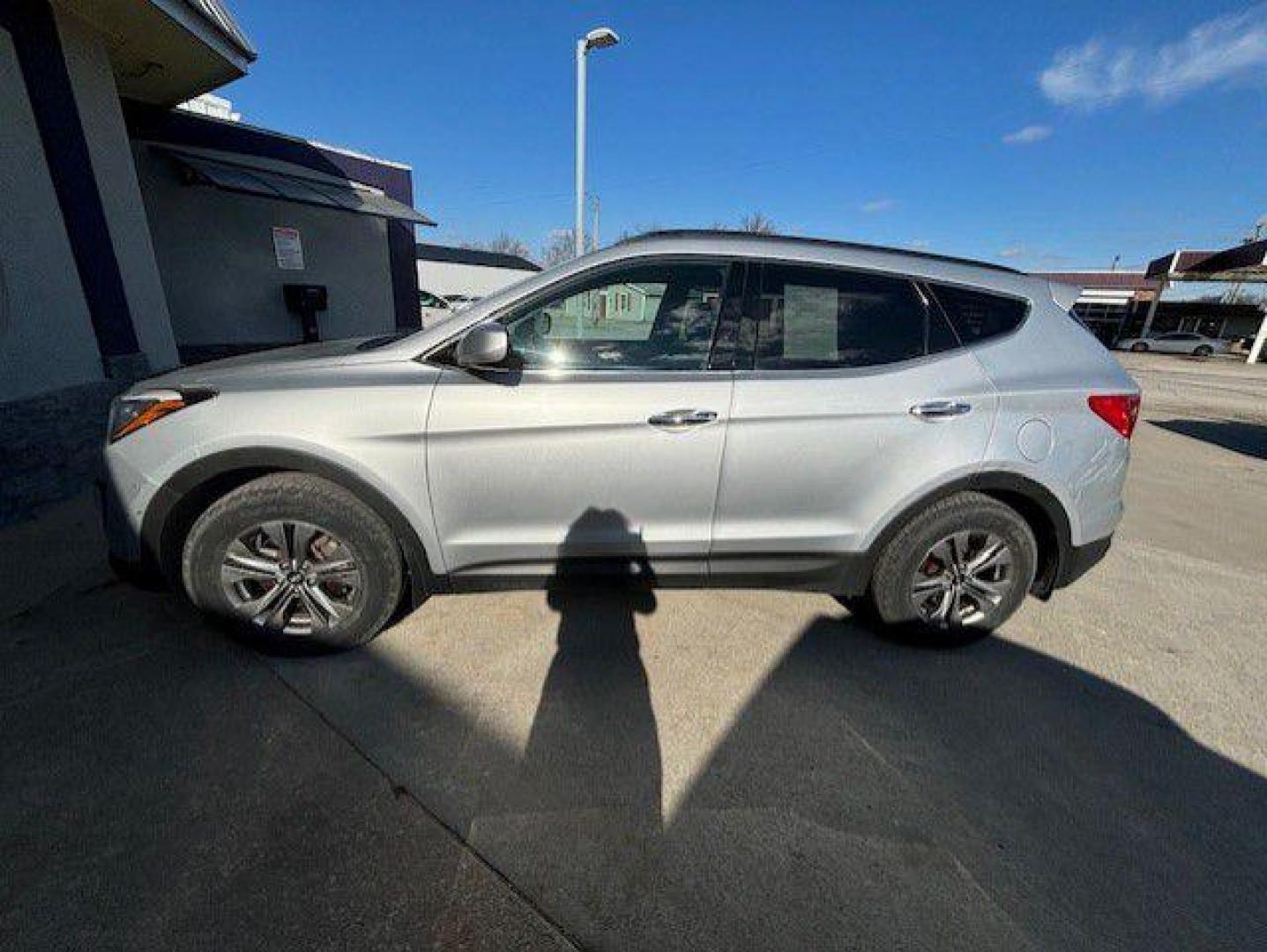 2016 SILVER HYUNDAI SANTA FE SPORT (5XYZUDLB5GG) with an 2.4L engine, Automatic transmission, located at 1100 W. Sheridan Ave., Shenandoah, 51601, (712) 246-1600, 40.765678, -95.388817 - Photo#2