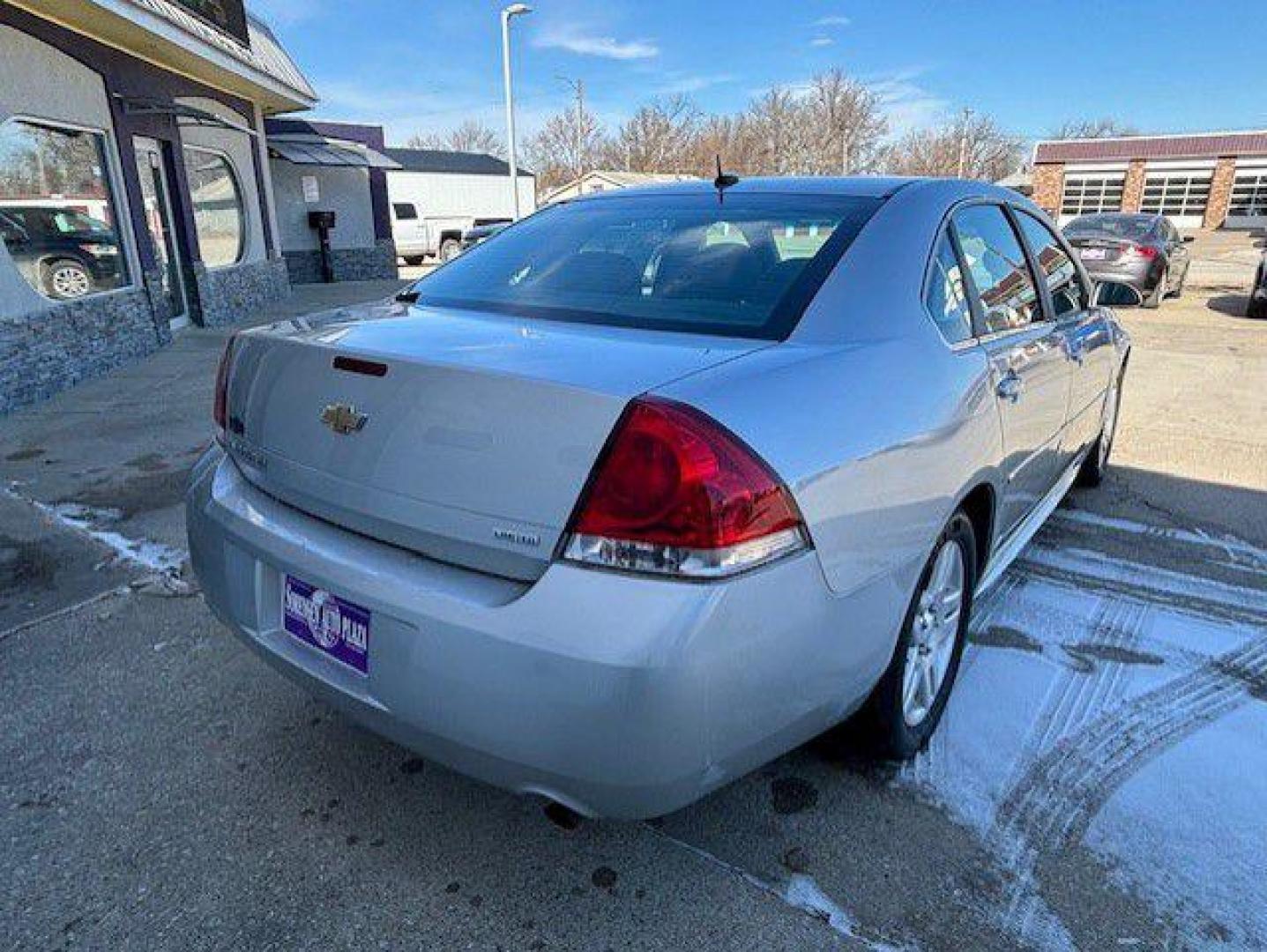 2015 SILVER CHEVROLET IMPALA LIMITED LT (2G1WB5E34F1) with an 3.6L engine, Automatic transmission, located at 1100 W. Sheridan Ave., Shenandoah, 51601, (712) 246-1600, 40.765678, -95.388817 - Photo#1