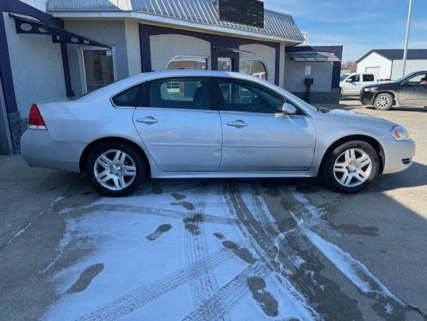 2015 SILVER CHEVROLET IMPALA LIMITED LT (2G1WB5E34F1) with an 3.6L engine, Automatic transmission, located at 1100 W. Sheridan Ave., Shenandoah, 51601, (712) 246-1600, 40.765678, -95.388817 - Photo#7