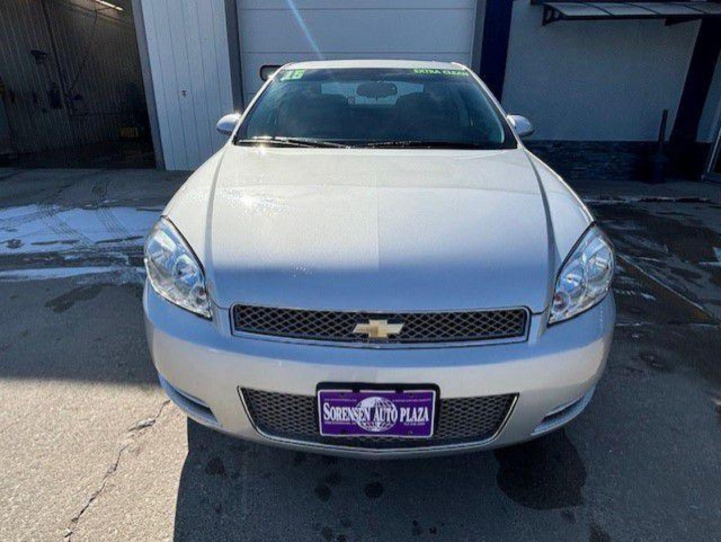 2015 SILVER CHEVROLET IMPALA LIMITED LT (2G1WB5E34F1) with an 3.6L engine, Automatic transmission, located at 1100 W. Sheridan Ave., Shenandoah, 51601, (712) 246-1600, 40.765678, -95.388817 - Photo#8