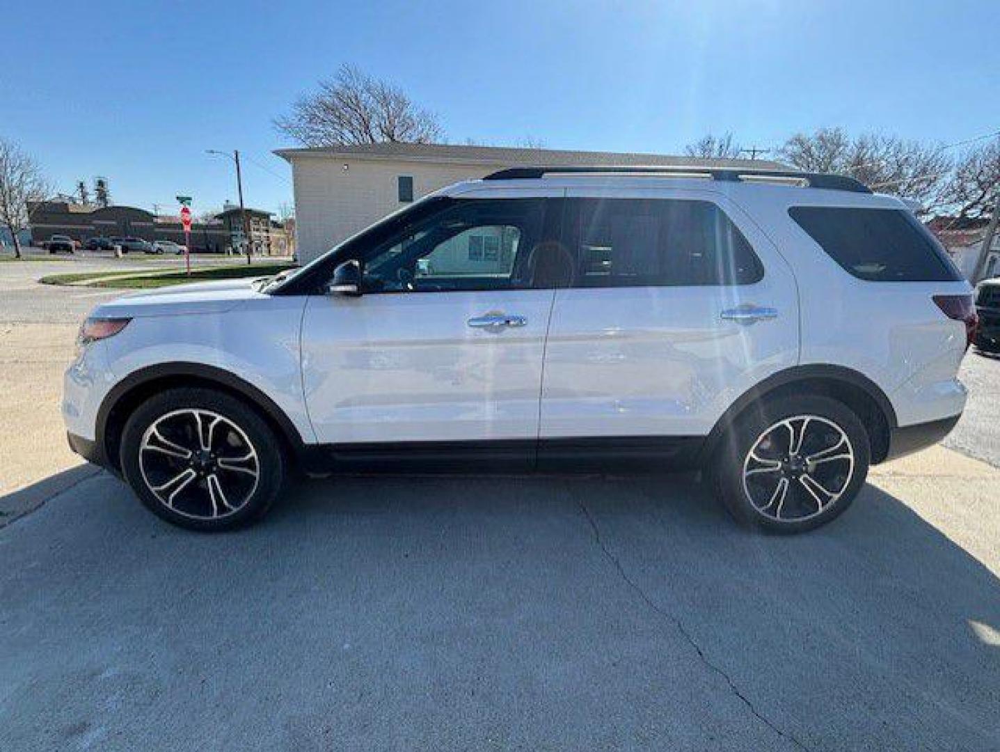 2014 WHITE FORD EXPLORER SPORT (1FM5K8GT0EG) with an 3.5L engine, Automatic transmission, located at 1100 W. Sheridan Ave., Shenandoah, 51601, (712) 246-1600, 40.765678, -95.388817 - Photo#2