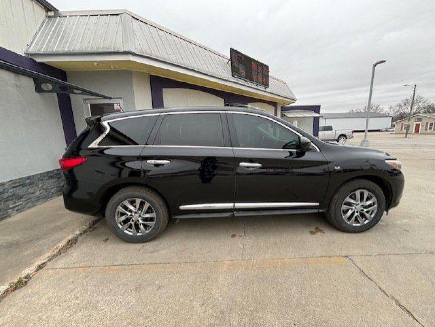 2014 BLACK INFINITI QX60 (5N1AL0MMXEC) with an 3.5L engine, Continuously Variable transmission, located at 1100 W. Sheridan Ave., Shenandoah, 51601, (712) 246-1600, 40.765678, -95.388817 - Photo#8