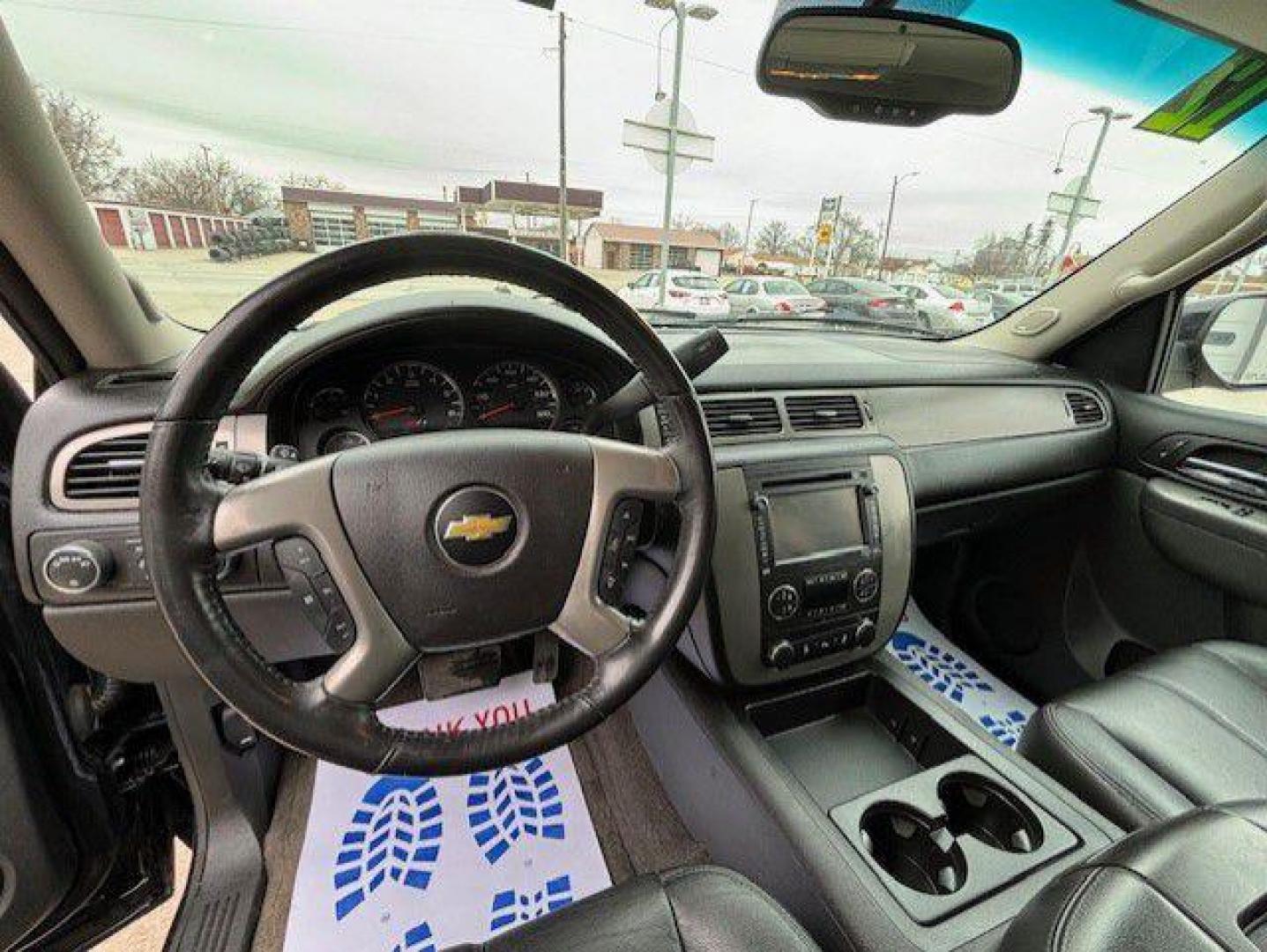 2012 BLACK CHEVROLET TAHOE 1500 LT (1GNSKBE02CR) with an 5.3L engine, Automatic transmission, located at 1100 W. Sheridan Ave., Shenandoah, 51601, (712) 246-1600, 40.765678, -95.388817 - Photo#4