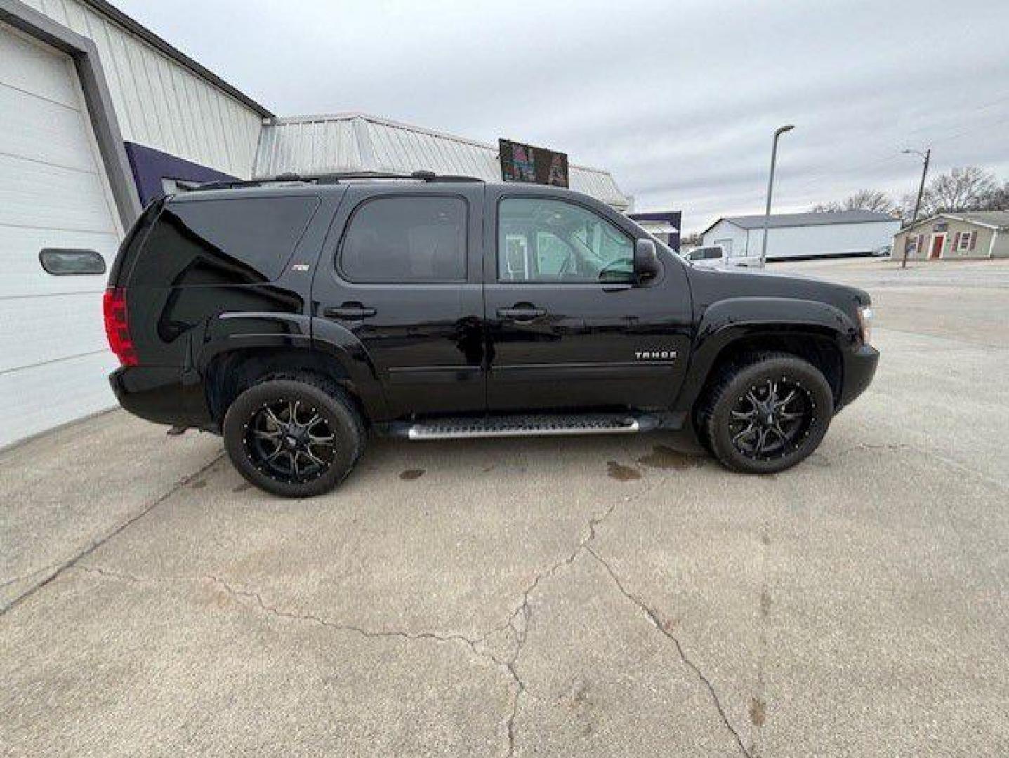 2012 BLACK CHEVROLET TAHOE 1500 LT (1GNSKBE02CR) with an 5.3L engine, Automatic transmission, located at 1100 W. Sheridan Ave., Shenandoah, 51601, (712) 246-1600, 40.765678, -95.388817 - Photo#7