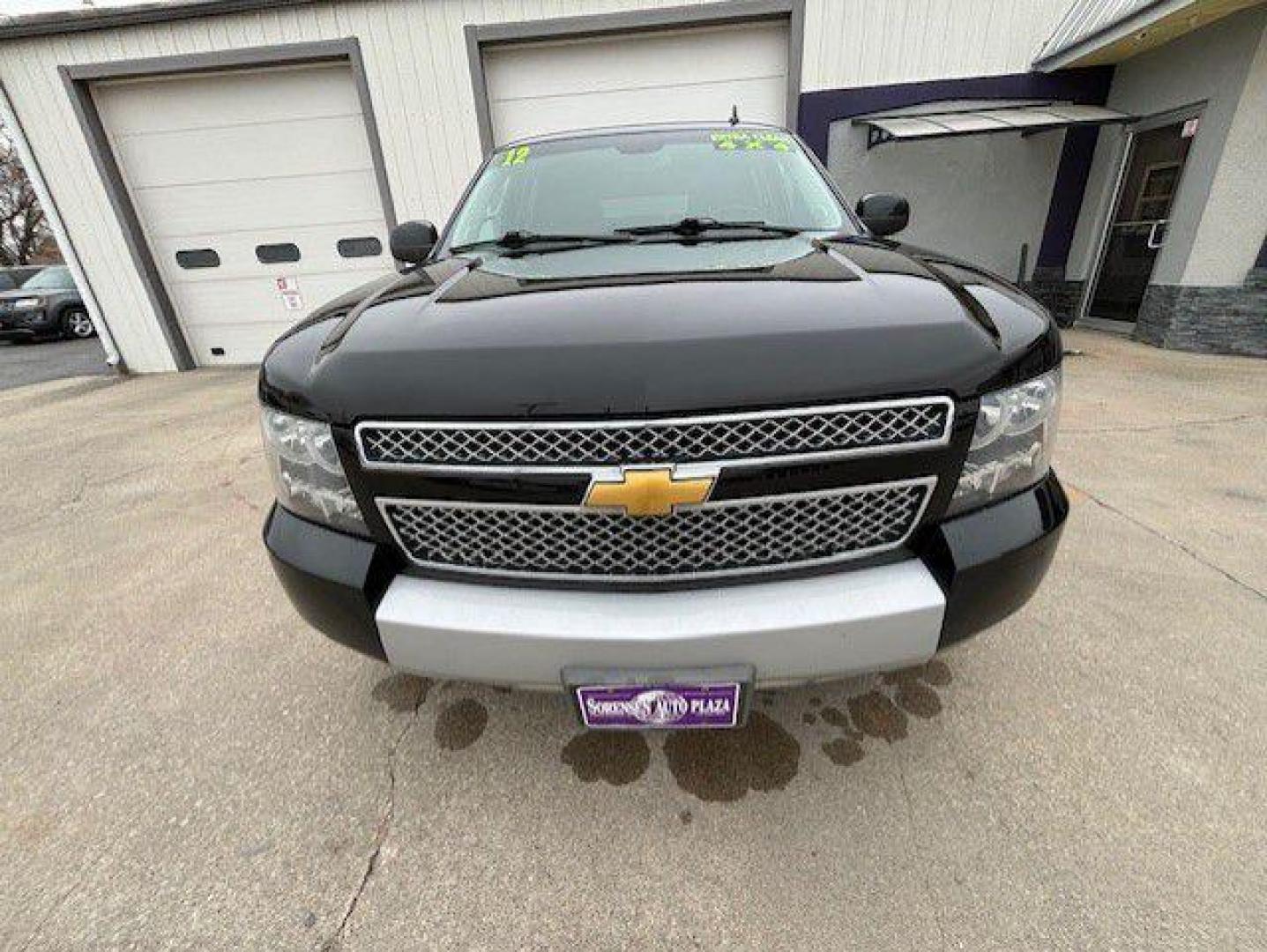 2012 BLACK CHEVROLET TAHOE 1500 LT (1GNSKBE02CR) with an 5.3L engine, Automatic transmission, located at 1100 W. Sheridan Ave., Shenandoah, 51601, (712) 246-1600, 40.765678, -95.388817 - Photo#8