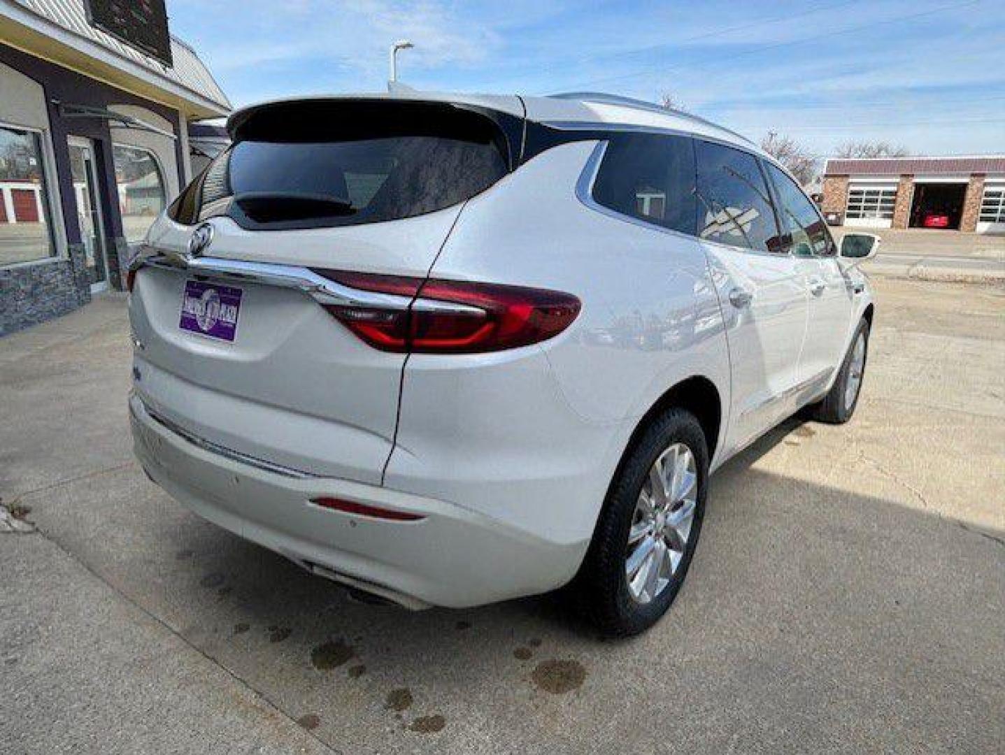 2020 WHITE BUICK ENCLAVE ESSENCE (5GAERBKW5LJ) with an 3.6L engine, Automatic transmission, located at 1100 W. Sheridan Ave., Shenandoah, 51601, (712) 246-1600, 40.765678, -95.388817 - Photo#1