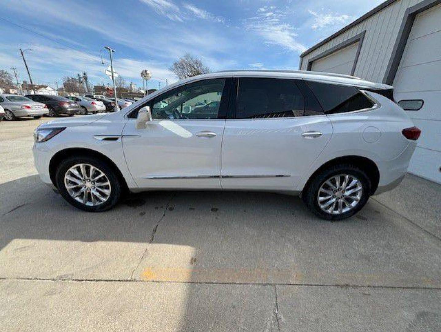 2020 WHITE BUICK ENCLAVE ESSENCE (5GAERBKW5LJ) with an 3.6L engine, Automatic transmission, located at 1100 W. Sheridan Ave., Shenandoah, 51601, (712) 246-1600, 40.765678, -95.388817 - Photo#2