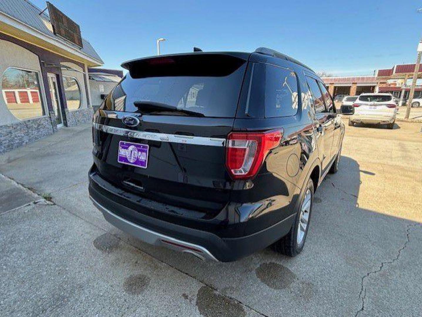 2017 BLACK FORD EXPLORER XLT (1FM5K7D88HG) with an 3.5L engine, Automatic transmission, located at 1100 W. Sheridan Ave., Shenandoah, 51601, (712) 246-1600, 40.765678, -95.388817 - Photo#1