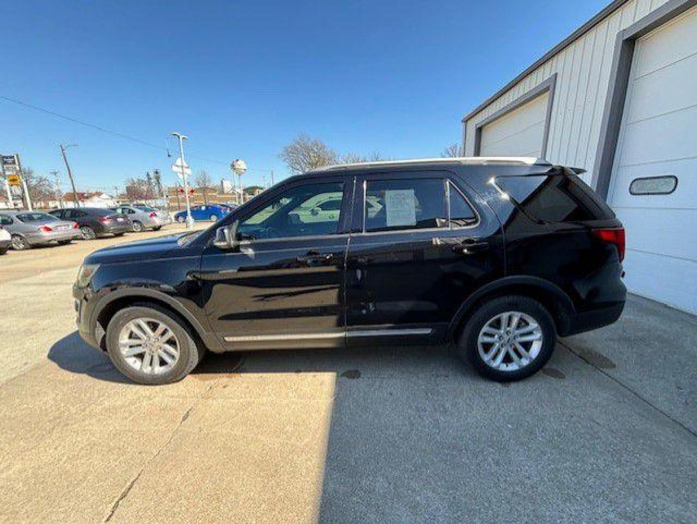 2017 BLACK FORD EXPLORER XLT (1FM5K7D88HG) with an 3.5L engine, Automatic transmission, located at 1100 W. Sheridan Ave., Shenandoah, 51601, (712) 246-1600, 40.765678, -95.388817 - Photo#2