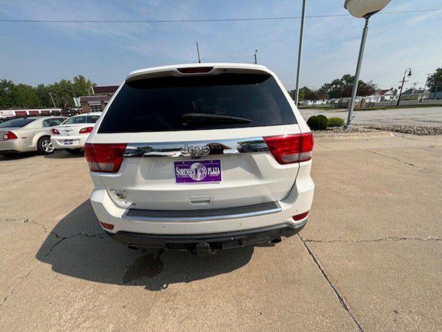 2012 WHITE JEEP GRAND CHEROKEE OVERLAND (1C4RJFCT3CC) with an 5.7L engine, Automatic transmission, located at 1100 W. Sheridan Ave., Shenandoah, 51601, (712) 246-1600, 40.765678, -95.388817 - Photo#6