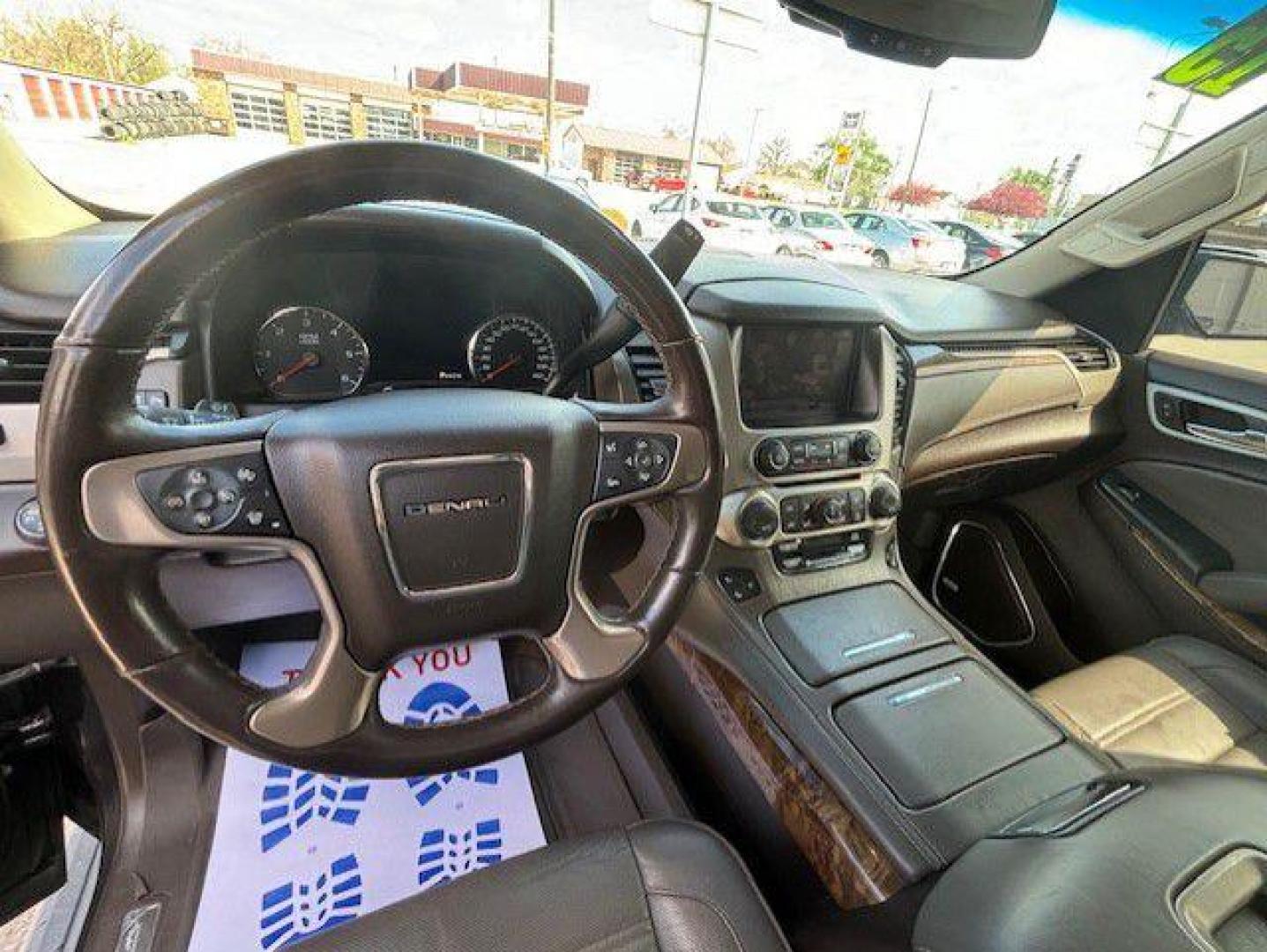 2015 GRAY GMC YUKON XL DENALI (1GKS2JKJ6FR) with an 6.2L engine, Automatic transmission, located at 1100 W. Sheridan Ave., Shenandoah, 51601, (712) 246-1600, 40.765678, -95.388817 - Photo#4