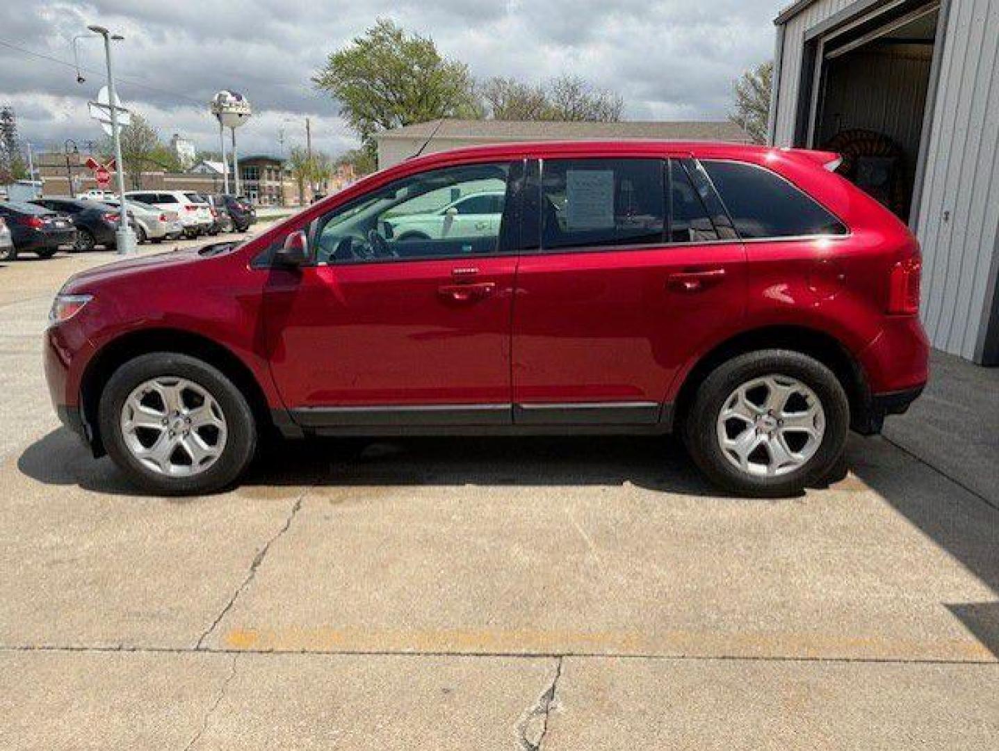 2014 RED FORD EDGE SEL (2FMDK4JC9EB) with an 3.5L engine, Automatic transmission, located at 1100 W. Sheridan Ave., Shenandoah, 51601, (712) 246-1600, 40.765678, -95.388817 - Photo#2