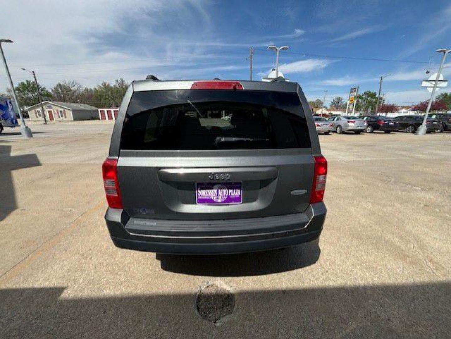 2014 GRAY JEEP PATRIOT LATITUDE (1C4NJPFA2ED) with an 2.0L engine, Continuously Variable transmission, located at 1100 W. Sheridan Ave., Shenandoah, 51601, (712) 246-1600, 40.765678, -95.388817 - Photo#6