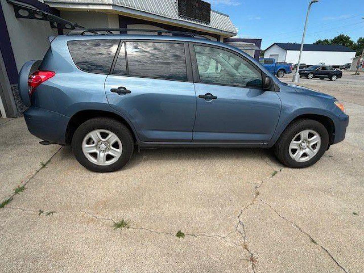 2011 BLUE TOYOTA RAV4 SPORT (2T3ZF4DVXBW) with an 2.5L engine, Automatic transmission, located at 1100 W. Sheridan Ave., Shenandoah, 51601, (712) 246-1600, 40.765678, -95.388817 - Photo#4