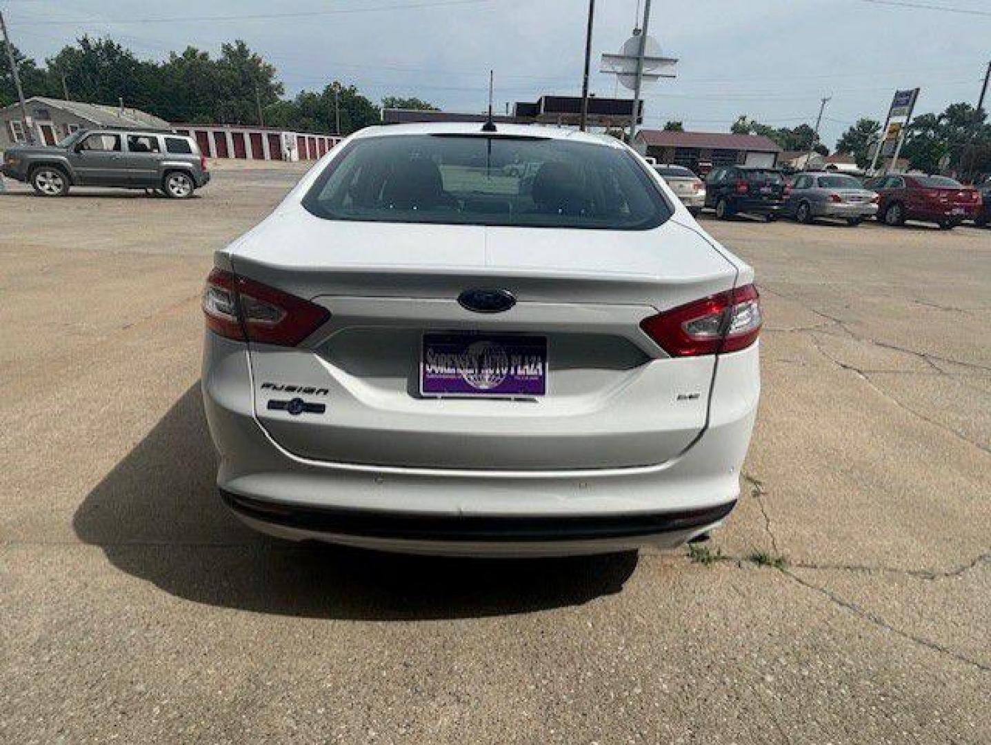 2016 WHITE FORD FUSION SE (3FA6P0H70GR) with an 2.5L engine, Automatic transmission, located at 1100 W. Sheridan Ave., Shenandoah, 51601, (712) 246-1600, 40.765678, -95.388817 - Photo#2