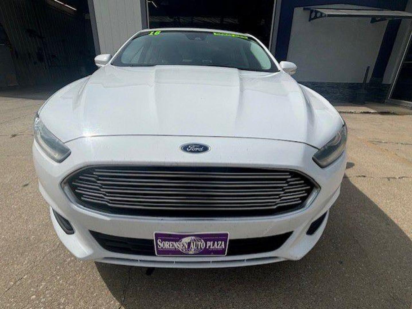 2016 WHITE FORD FUSION SE (3FA6P0H70GR) with an 2.5L engine, Automatic transmission, located at 1100 W. Sheridan Ave., Shenandoah, 51601, (712) 246-1600, 40.765678, -95.388817 - Photo#4