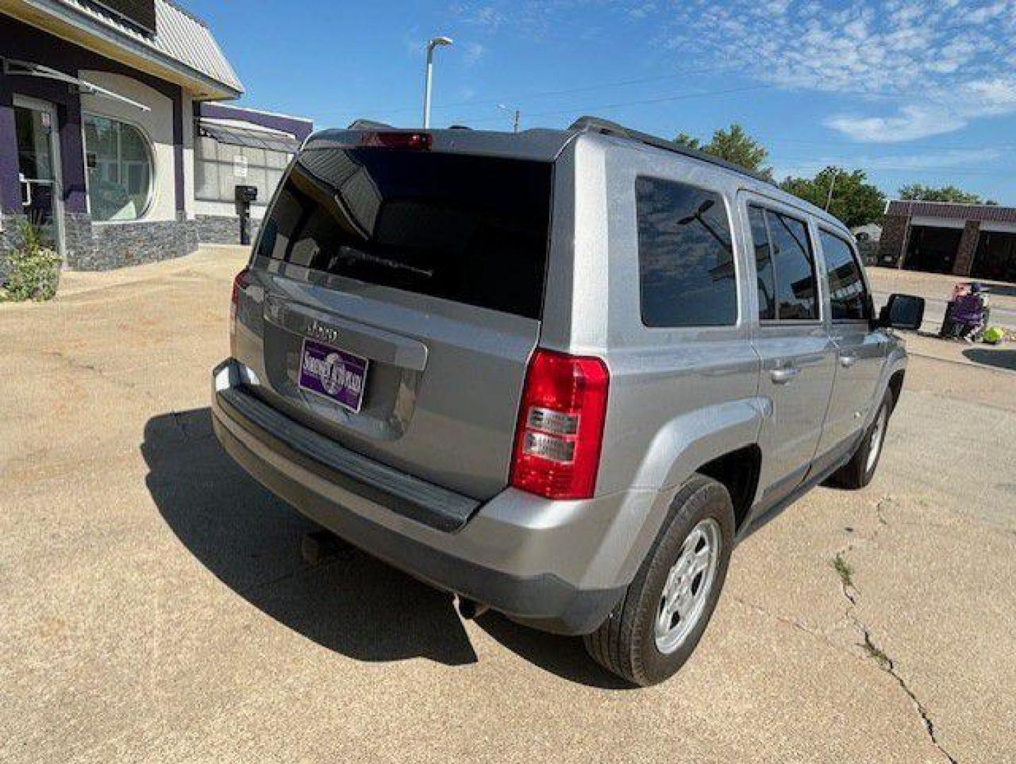 2016 SILVER JEEP PATRIOT SPORT (1C4NJPBB1GD) with an 2.4L engine, Continuously Variable transmission, located at 1100 W. Sheridan Ave., Shenandoah, 51601, (712) 246-1600, 40.765678, -95.388817 - Photo#6