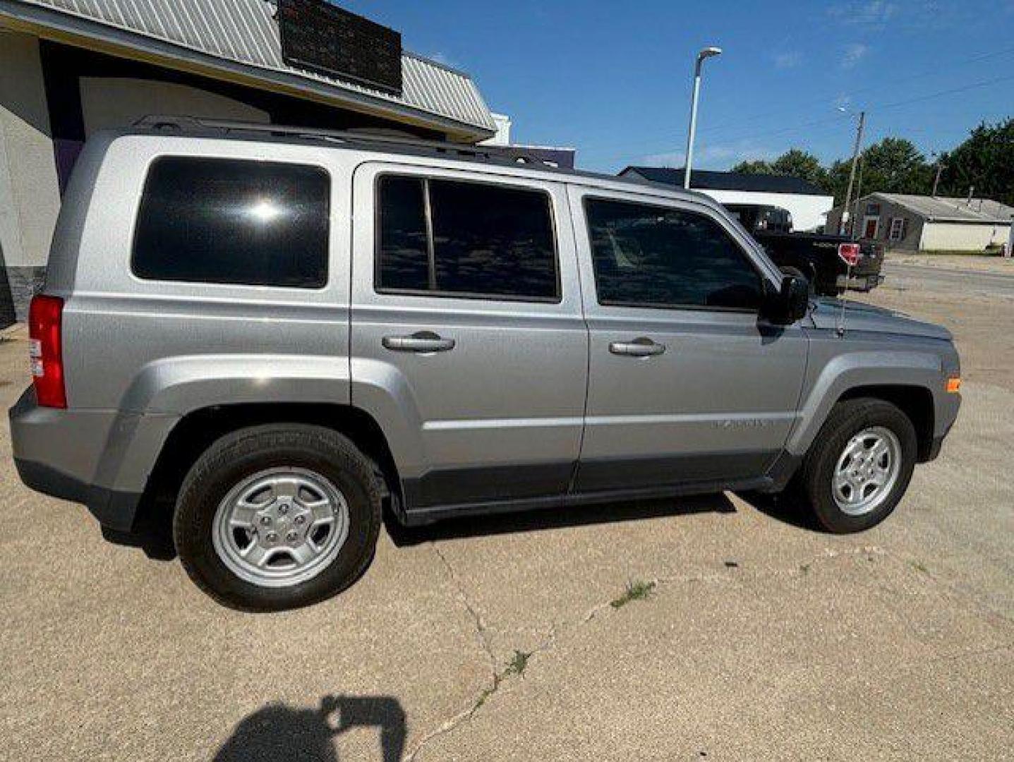 2016 SILVER JEEP PATRIOT SPORT (1C4NJPBB1GD) with an 2.4L engine, Continuously Variable transmission, located at 1100 W. Sheridan Ave., Shenandoah, 51601, (712) 246-1600, 40.765678, -95.388817 - Photo#7