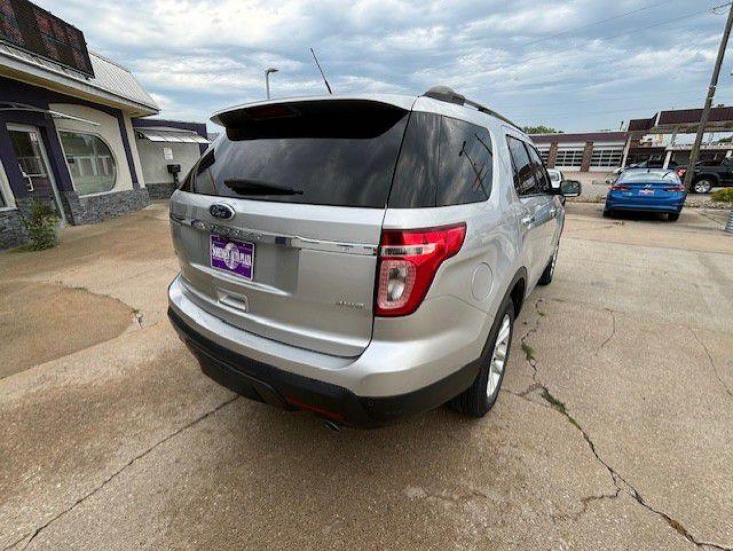 2012 SILVER FORD EXPLORER XLT (1FMHK8D89CG) with an 3.5L engine, Automatic transmission, located at 1100 W. Sheridan Ave., Shenandoah, 51601, (712) 246-1600, 40.765678, -95.388817 - Photo#7