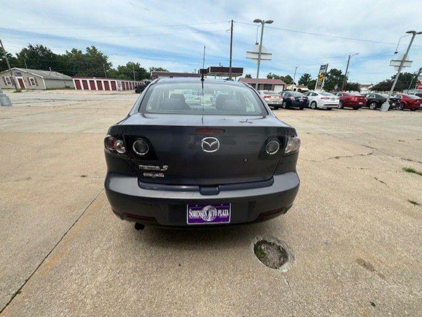 2008 GRAY MAZDA 3 I (JM1BK32F581) with an 2.0L engine, Automatic transmission, located at 1100 W. Sheridan Ave., Shenandoah, 51601, (712) 246-1600, 40.765678, -95.388817 - Photo#3