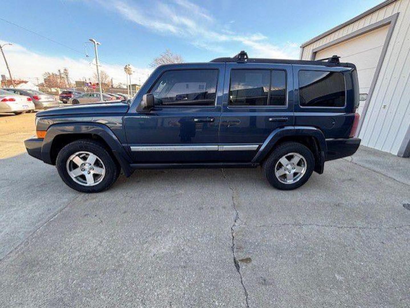 2010 BLUE JEEP COMMANDER SPORT (1J4RG4GK5AC) with an 3.7L engine, Automatic transmission, located at 1100 W. Sheridan Ave., Shenandoah, 51601, (712) 246-1600, 40.765678, -95.388817 - Photo#1