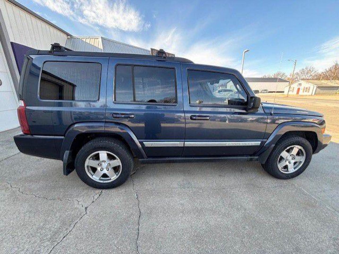 2010 BLUE JEEP COMMANDER SPORT (1J4RG4GK5AC) with an 3.7L engine, Automatic transmission, located at 1100 W. Sheridan Ave., Shenandoah, 51601, (712) 246-1600, 40.765678, -95.388817 - Photo#8