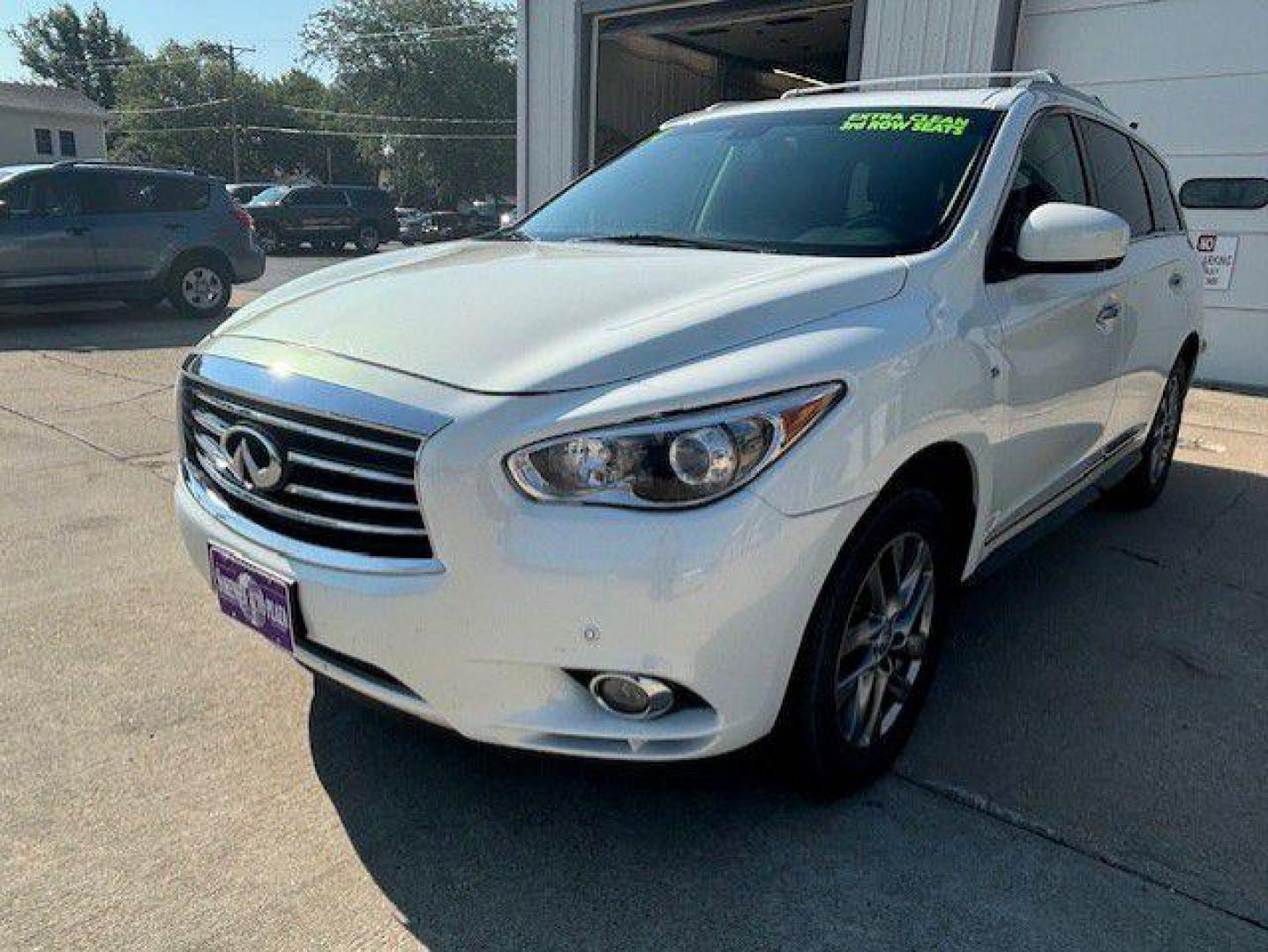 2014 WHITE INFINITI QX60 (5N1AL0MM7EC) with an 3.5L engine, Continuously Variable transmission, located at 1100 W. Sheridan Ave., Shenandoah, 51601, (712) 246-1600, 40.765678, -95.388817 - Photo#0