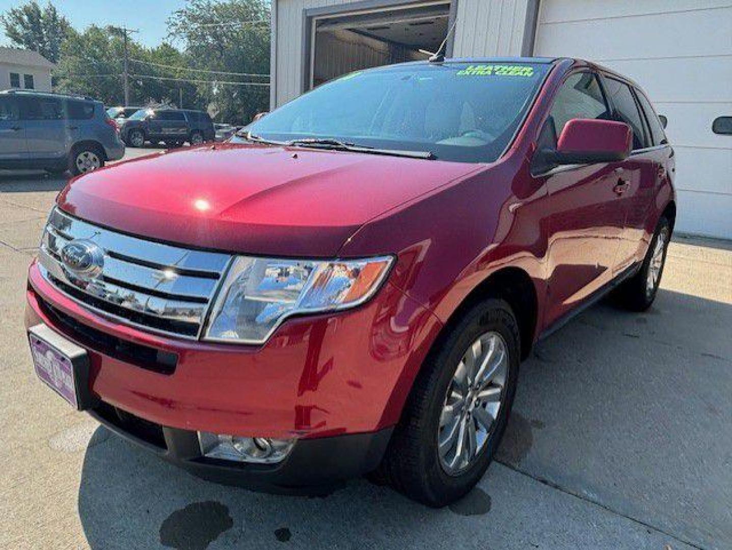 2008 MAROON FORD EDGE LIMITED (2FMDK49C18B) with an 3.5L engine, Automatic transmission, located at 1100 W. Sheridan Ave., Shenandoah, 51601, (712) 246-1600, 40.765678, -95.388817 - Photo#0