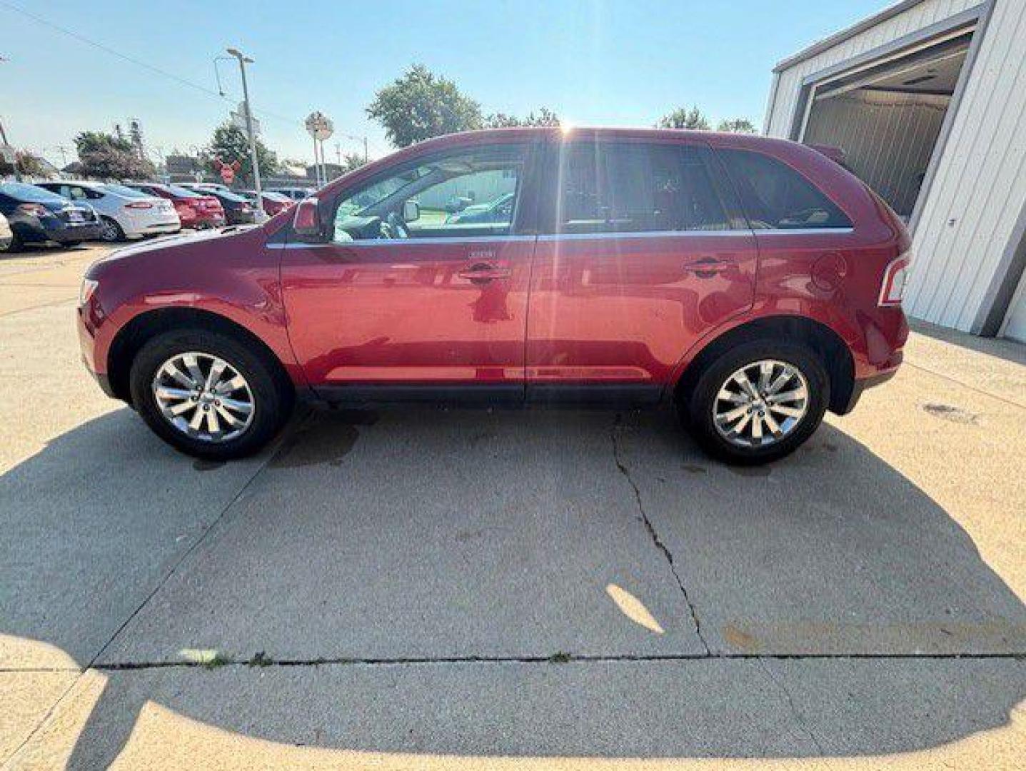 2008 MAROON FORD EDGE LIMITED (2FMDK49C18B) with an 3.5L engine, Automatic transmission, located at 1100 W. Sheridan Ave., Shenandoah, 51601, (712) 246-1600, 40.765678, -95.388817 - Photo#1