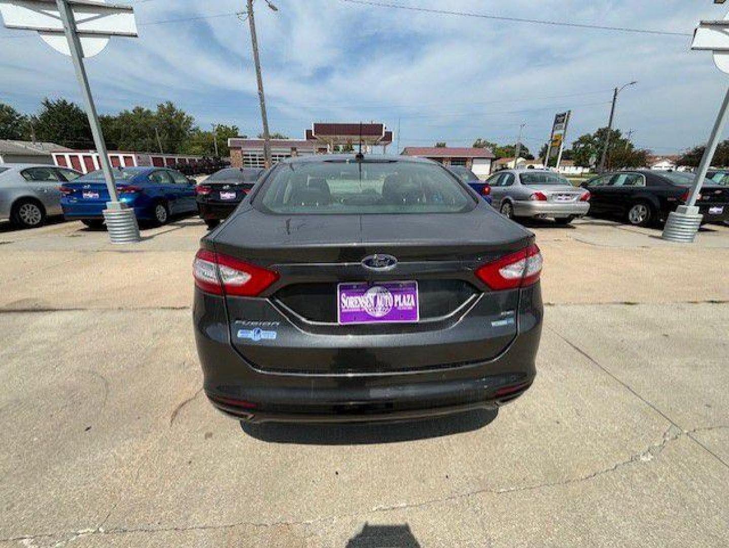 2016 GRAY FORD FUSION SE (3FA6P0T98GR) with an 2.0L engine, Automatic transmission, located at 1100 W. Sheridan Ave., Shenandoah, 51601, (712) 246-1600, 40.765678, -95.388817 - Photo#6