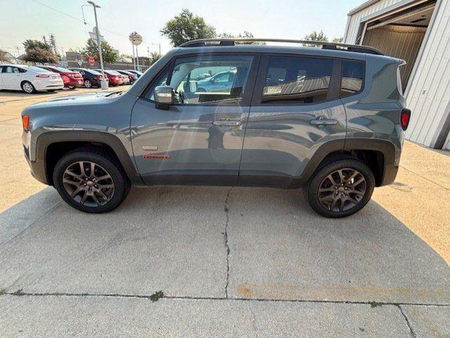 2016 GRAY JEEP RENEGADE LATITUDE (ZACCJBBT8GP) with an 2.4L engine, Automatic transmission, located at 1100 W. Sheridan Ave., Shenandoah, 51601, (712) 246-1600, 40.765678, -95.388817 - Photo#1