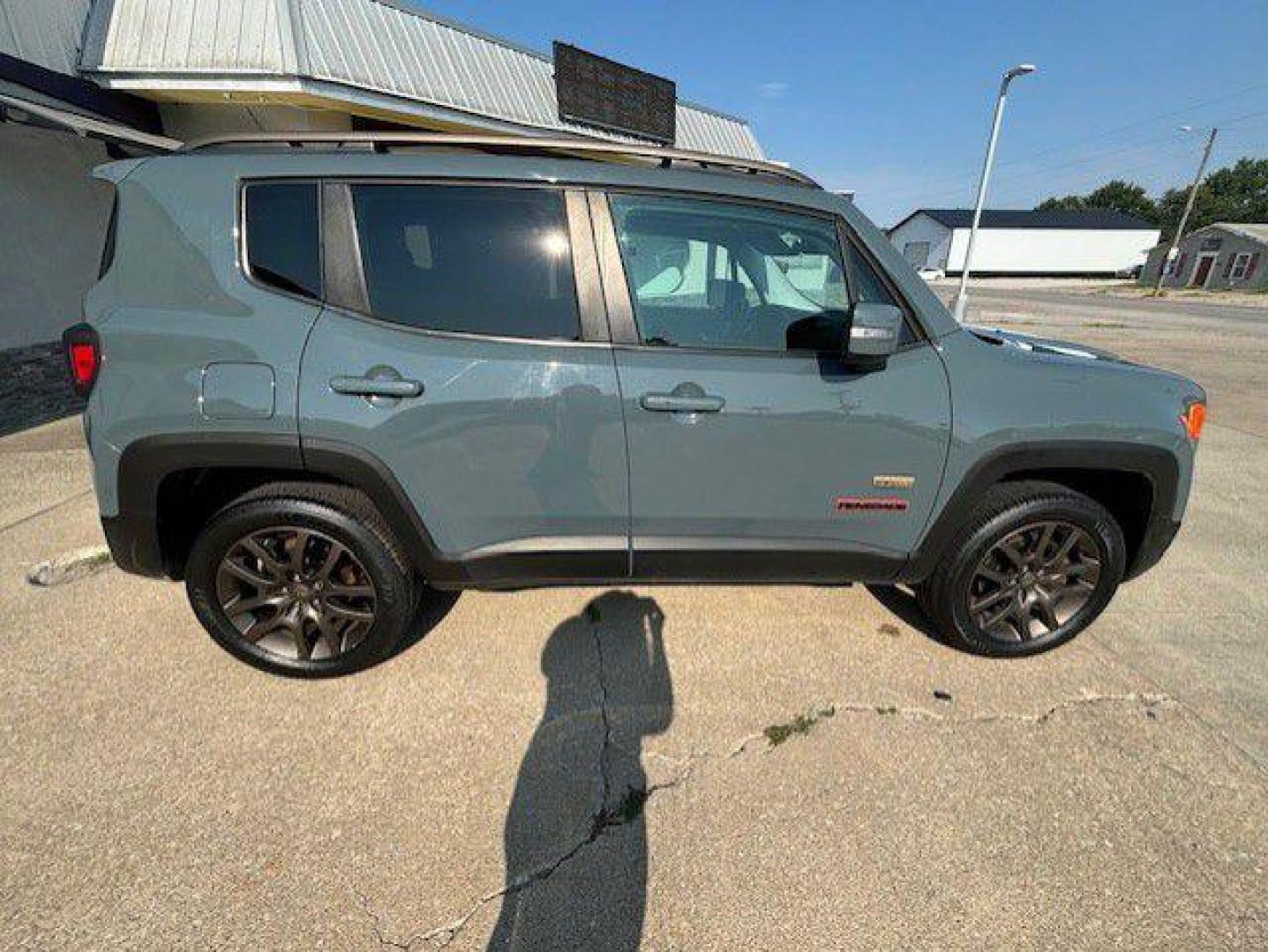 2016 GRAY JEEP RENEGADE LATITUDE (ZACCJBBT8GP) with an 2.4L engine, Automatic transmission, located at 1100 W. Sheridan Ave., Shenandoah, 51601, (712) 246-1600, 40.765678, -95.388817 - Photo#7