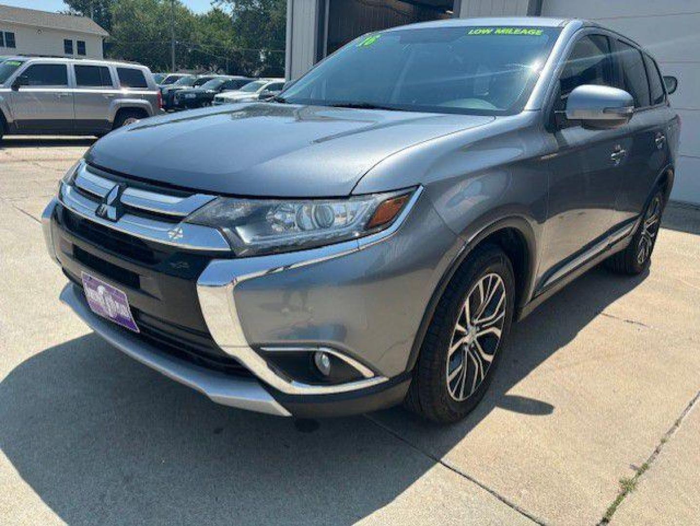 2016 GRAY MITSUBISHI OUTLANDER SE (JA4AZ3A31GZ) with an 2.4L engine, Automatic transmission, located at 1100 W. Sheridan Ave., Shenandoah, 51601, (712) 246-1600, 40.765678, -95.388817 - Photo#0