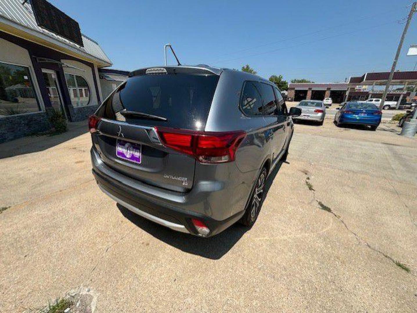 2016 GRAY MITSUBISHI OUTLANDER SE (JA4AZ3A31GZ) with an 2.4L engine, Automatic transmission, located at 1100 W. Sheridan Ave., Shenandoah, 51601, (712) 246-1600, 40.765678, -95.388817 - Photo#6