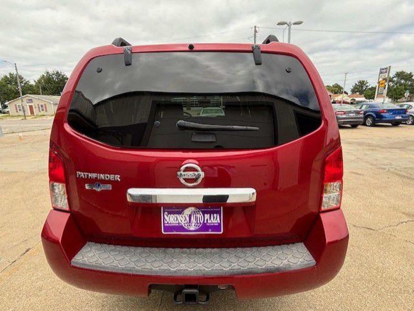 2010 RED NISSAN PATHFINDER S (5N1AR1NB3AC) with an 4.0L engine, Automatic transmission, located at 1100 W. Sheridan Ave., Shenandoah, 51601, (712) 246-1600, 40.765678, -95.388817 - Photo#6