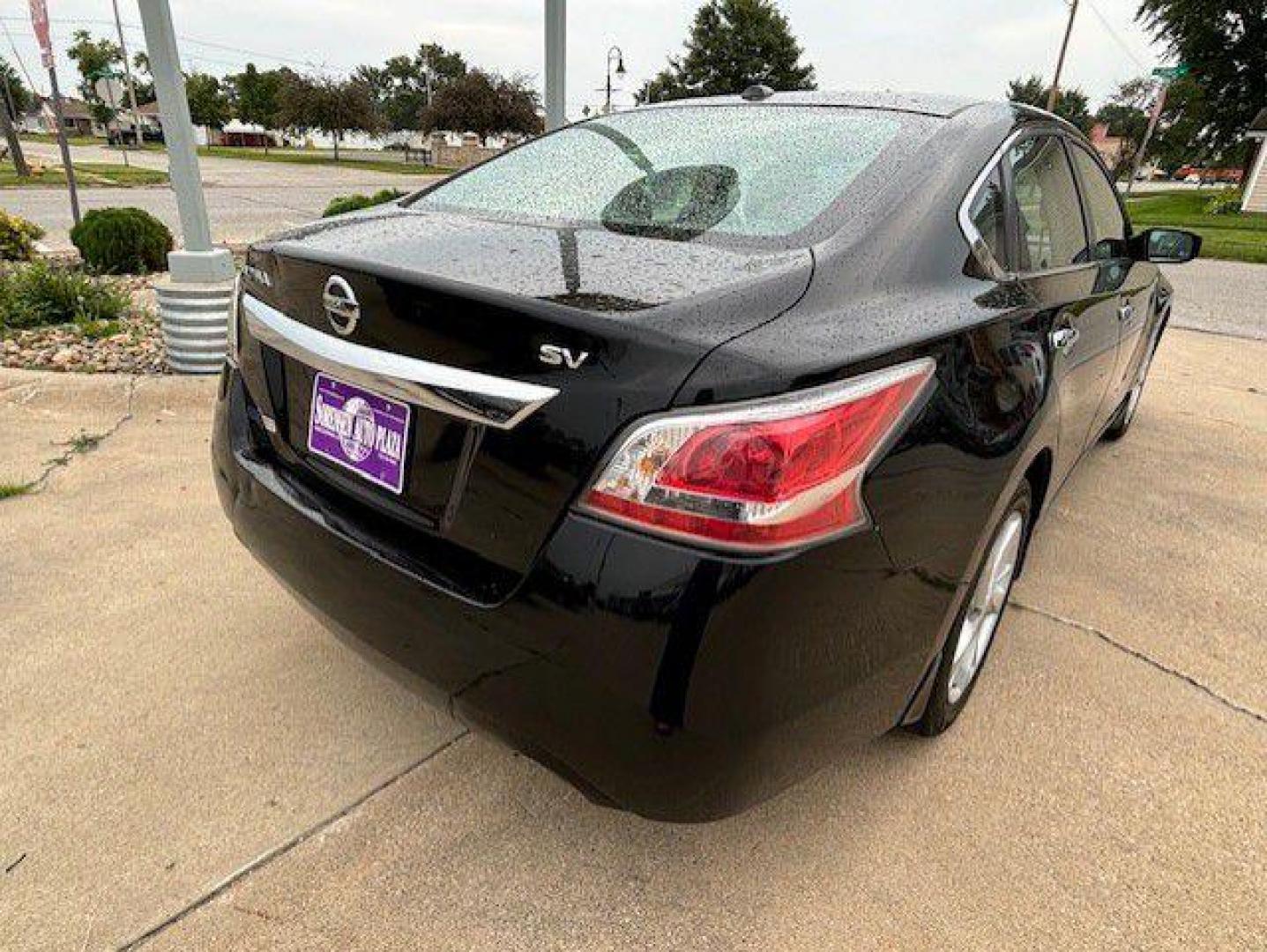 2014 BLACK NISSAN ALTIMA S (1N4AL3AP3EC) with an 2.5L engine, Continuously Variable transmission, located at 1100 W. Sheridan Ave., Shenandoah, 51601, (712) 246-1600, 40.765678, -95.388817 - Photo#5