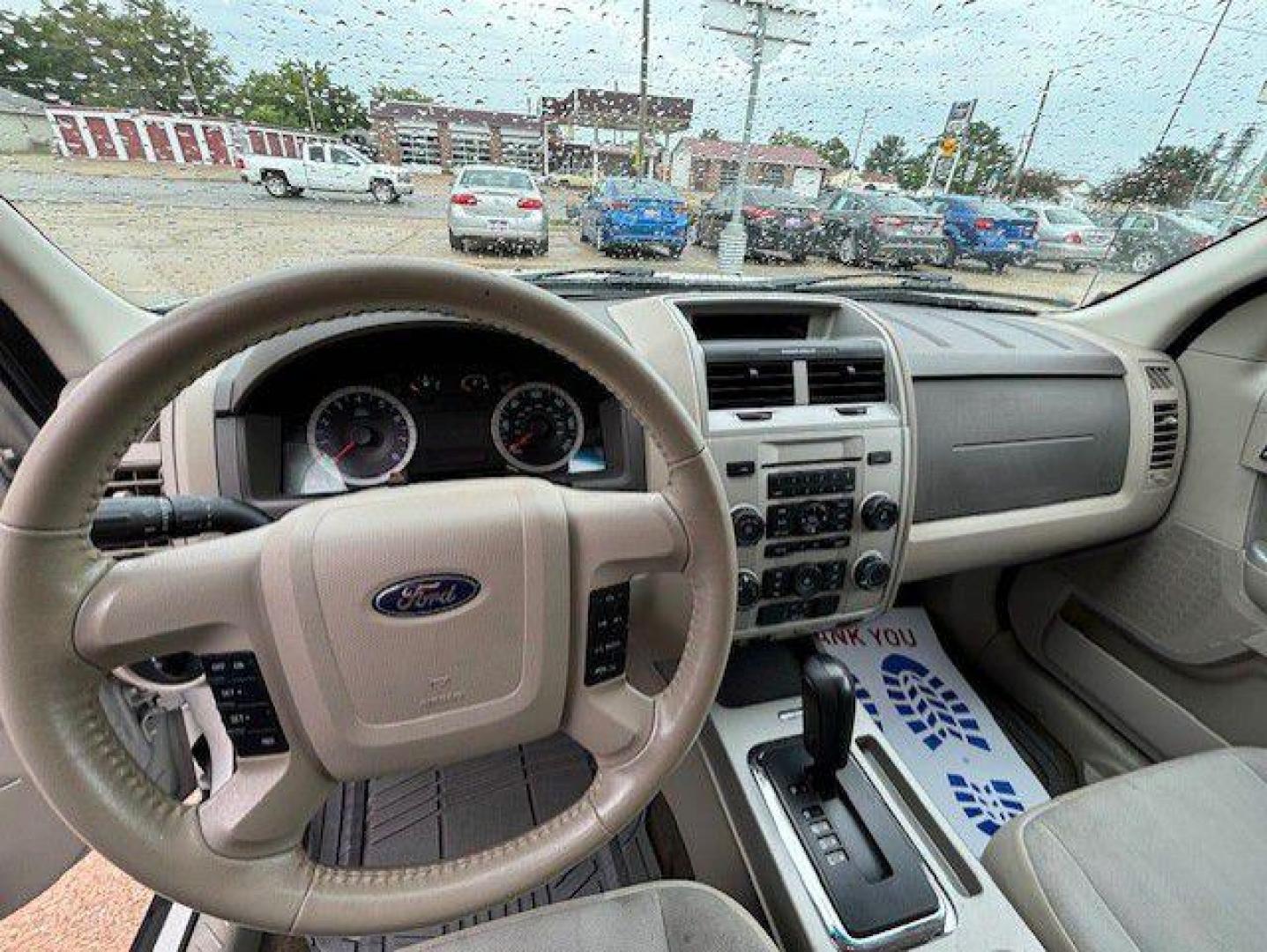 2011 WHITE FORD ESCAPE XLT (1FMCU9D7XBK) with an 2.5L engine, Automatic transmission, located at 1100 W. Sheridan Ave., Shenandoah, 51601, (712) 246-1600, 40.765678, -95.388817 - Photo#3