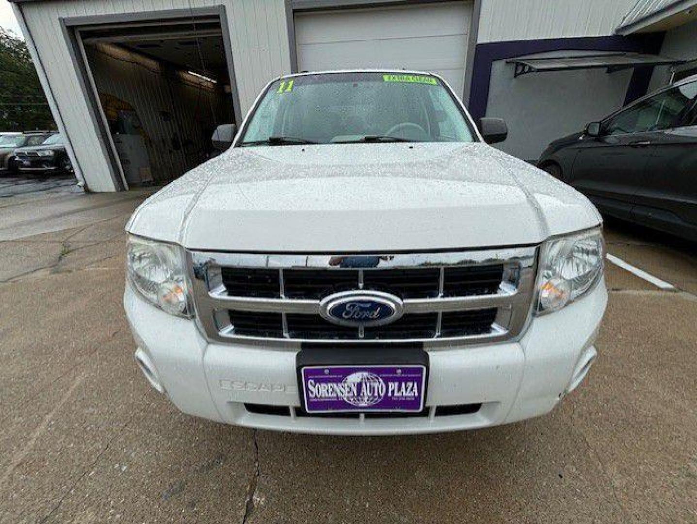 2011 WHITE FORD ESCAPE XLT (1FMCU9D7XBK) with an 2.5L engine, Automatic transmission, located at 1100 W. Sheridan Ave., Shenandoah, 51601, (712) 246-1600, 40.765678, -95.388817 - Photo#8