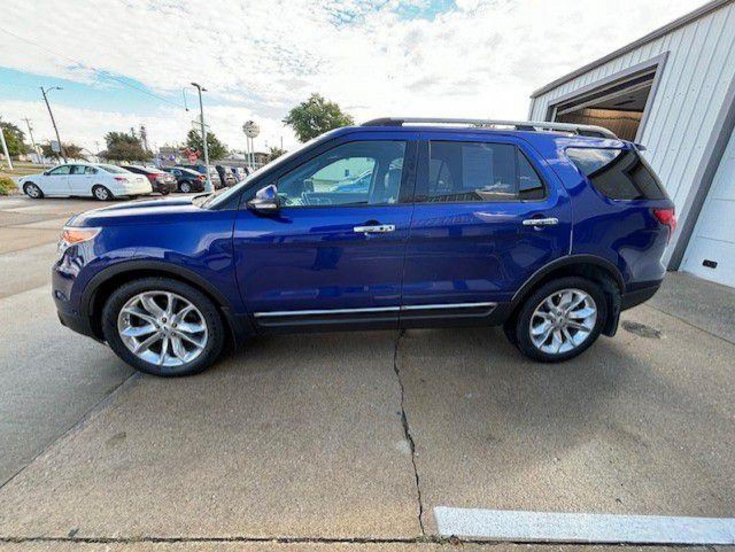 2015 BLUE FORD EXPLORER LIMITED (1FM5K8F80FG) with an 3.5L engine, Automatic transmission, located at 1100 W. Sheridan Ave., Shenandoah, 51601, (712) 246-1600, 40.765678, -95.388817 - Photo#1