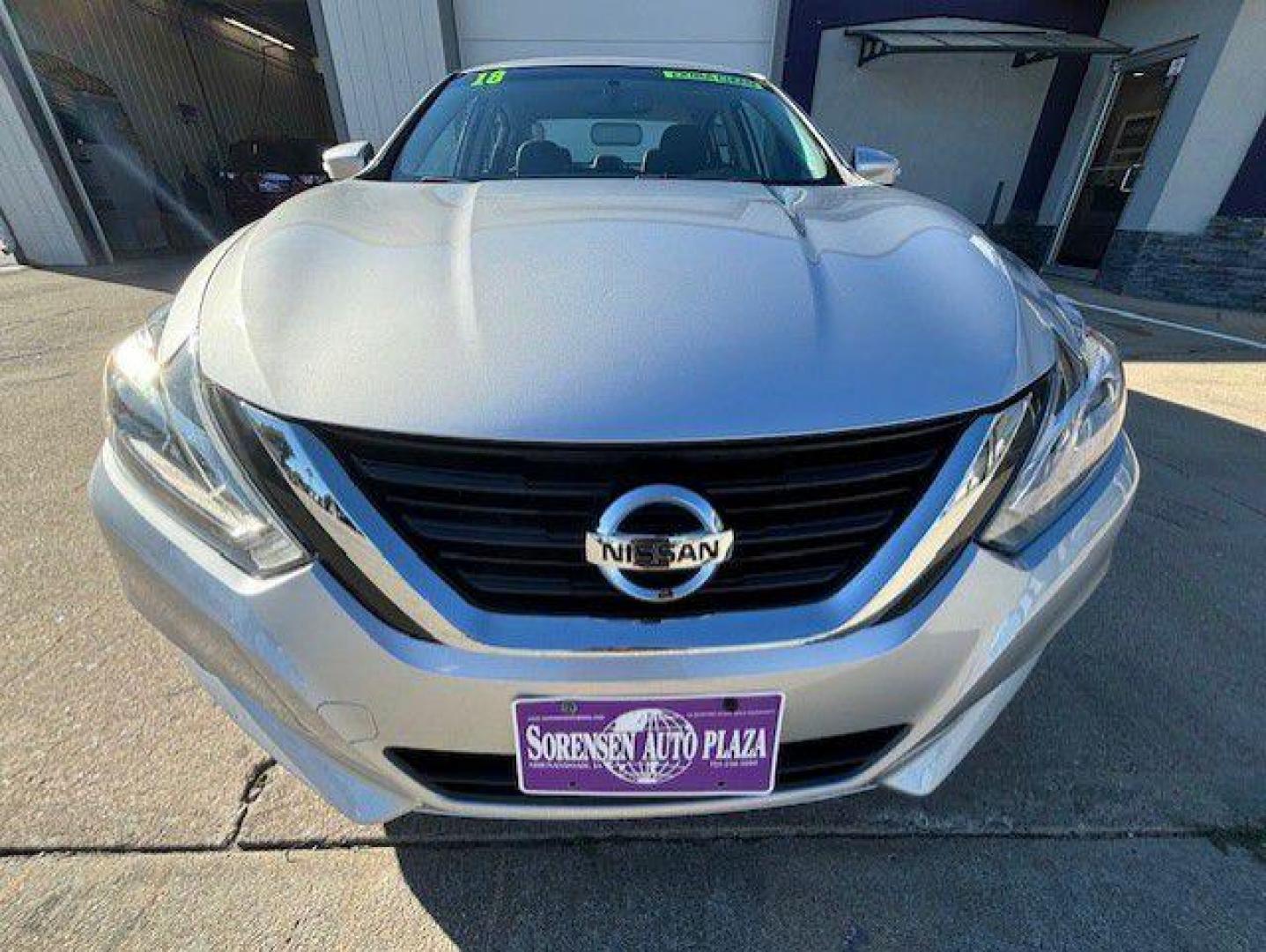 2018 SILVER NISSAN ALTIMA 2.5 (1N4AL3AP3JC) with an 2.5L engine, Continuously Variable transmission, located at 1100 W. Sheridan Ave., Shenandoah, 51601, (712) 246-1600, 40.765678, -95.388817 - Photo#2