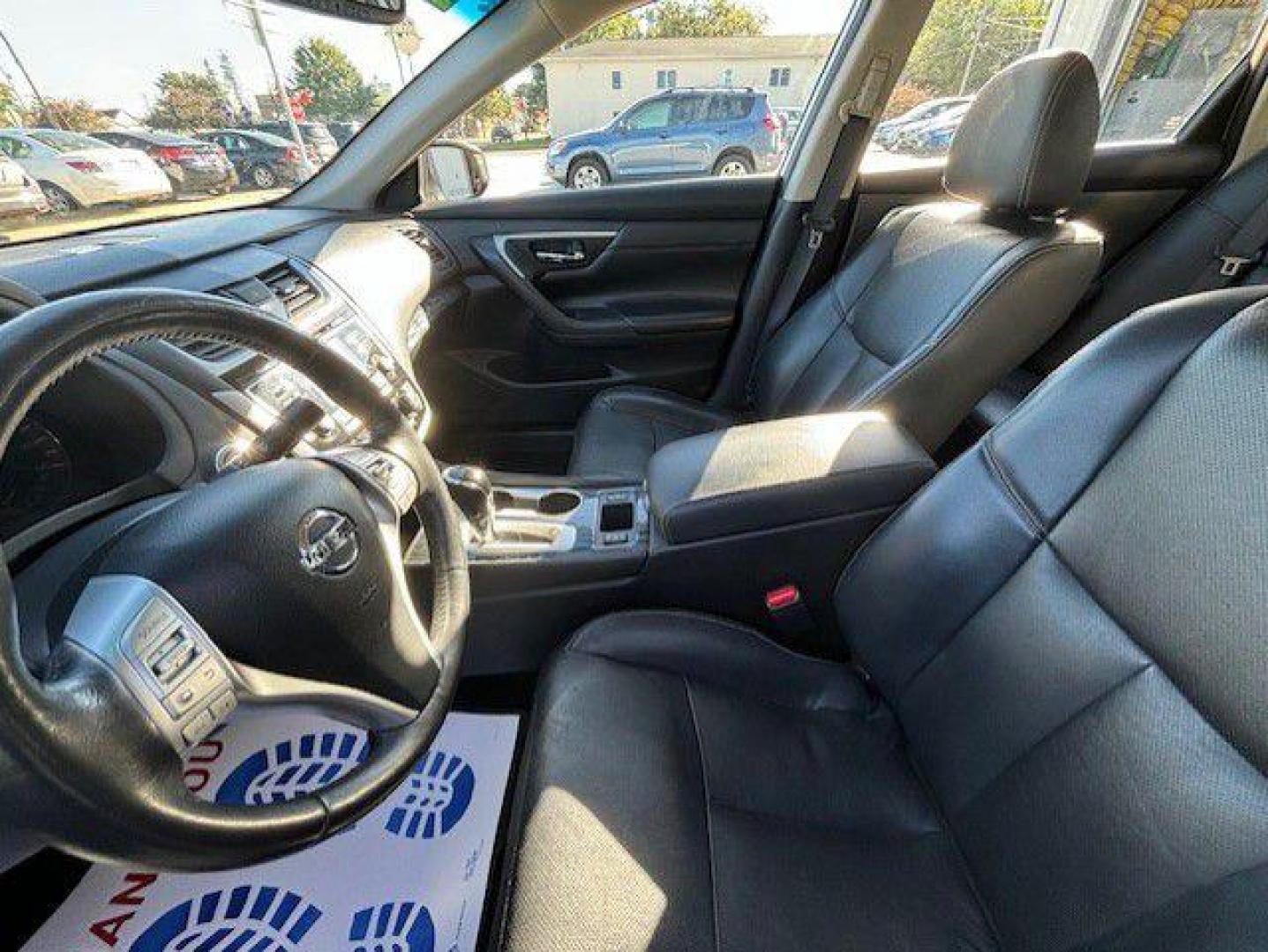 2018 SILVER NISSAN ALTIMA 2.5 (1N4AL3AP3JC) with an 2.5L engine, Continuously Variable transmission, located at 1100 W. Sheridan Ave., Shenandoah, 51601, (712) 246-1600, 40.765678, -95.388817 - Photo#3