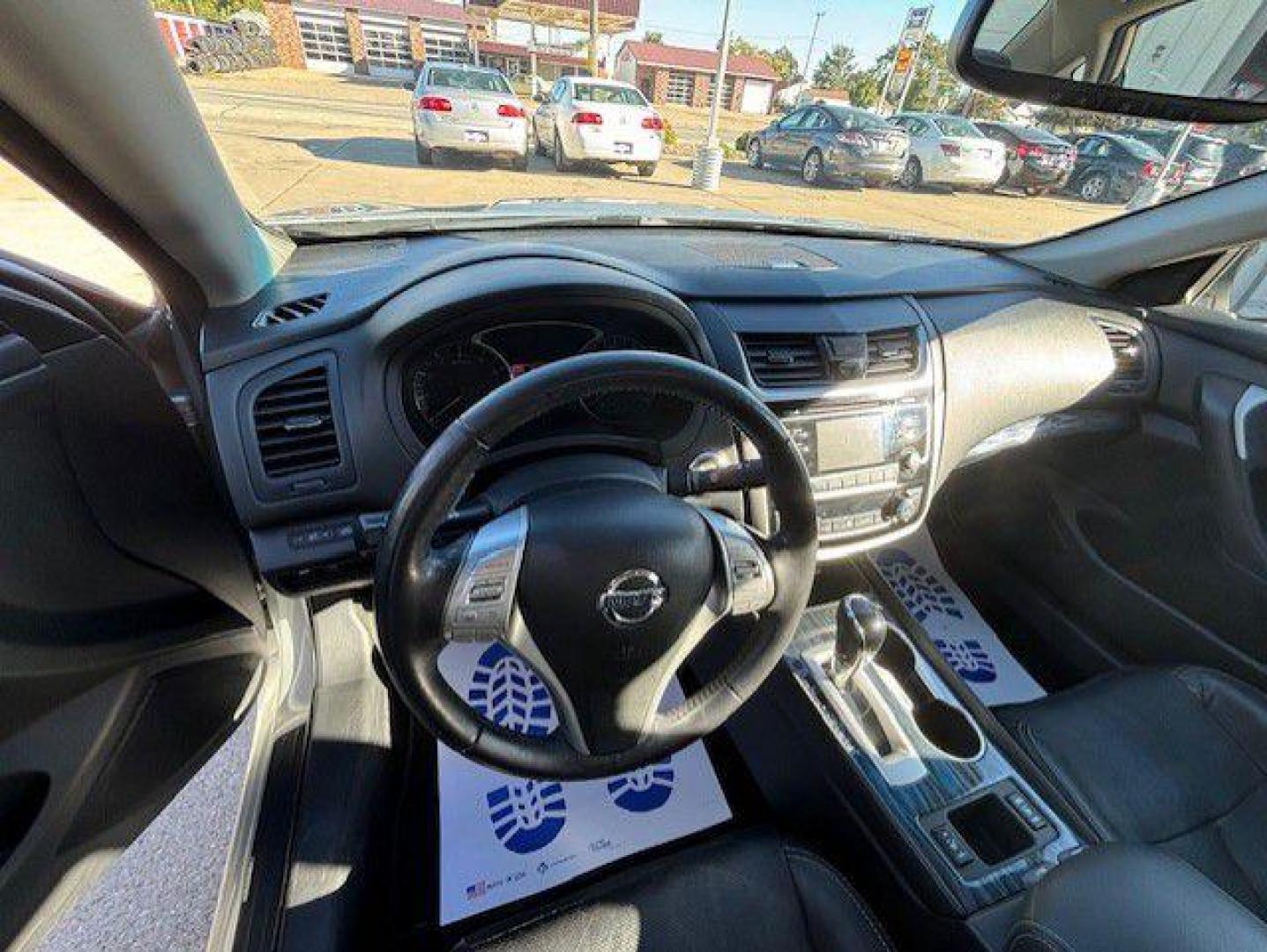 2018 SILVER NISSAN ALTIMA 2.5 (1N4AL3AP3JC) with an 2.5L engine, Continuously Variable transmission, located at 1100 W. Sheridan Ave., Shenandoah, 51601, (712) 246-1600, 40.765678, -95.388817 - Photo#4