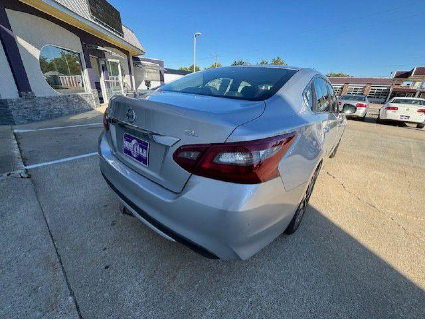 2018 SILVER NISSAN ALTIMA 2.5 (1N4AL3AP3JC) with an 2.5L engine, Continuously Variable transmission, located at 1100 W. Sheridan Ave., Shenandoah, 51601, (712) 246-1600, 40.765678, -95.388817 - Photo#7