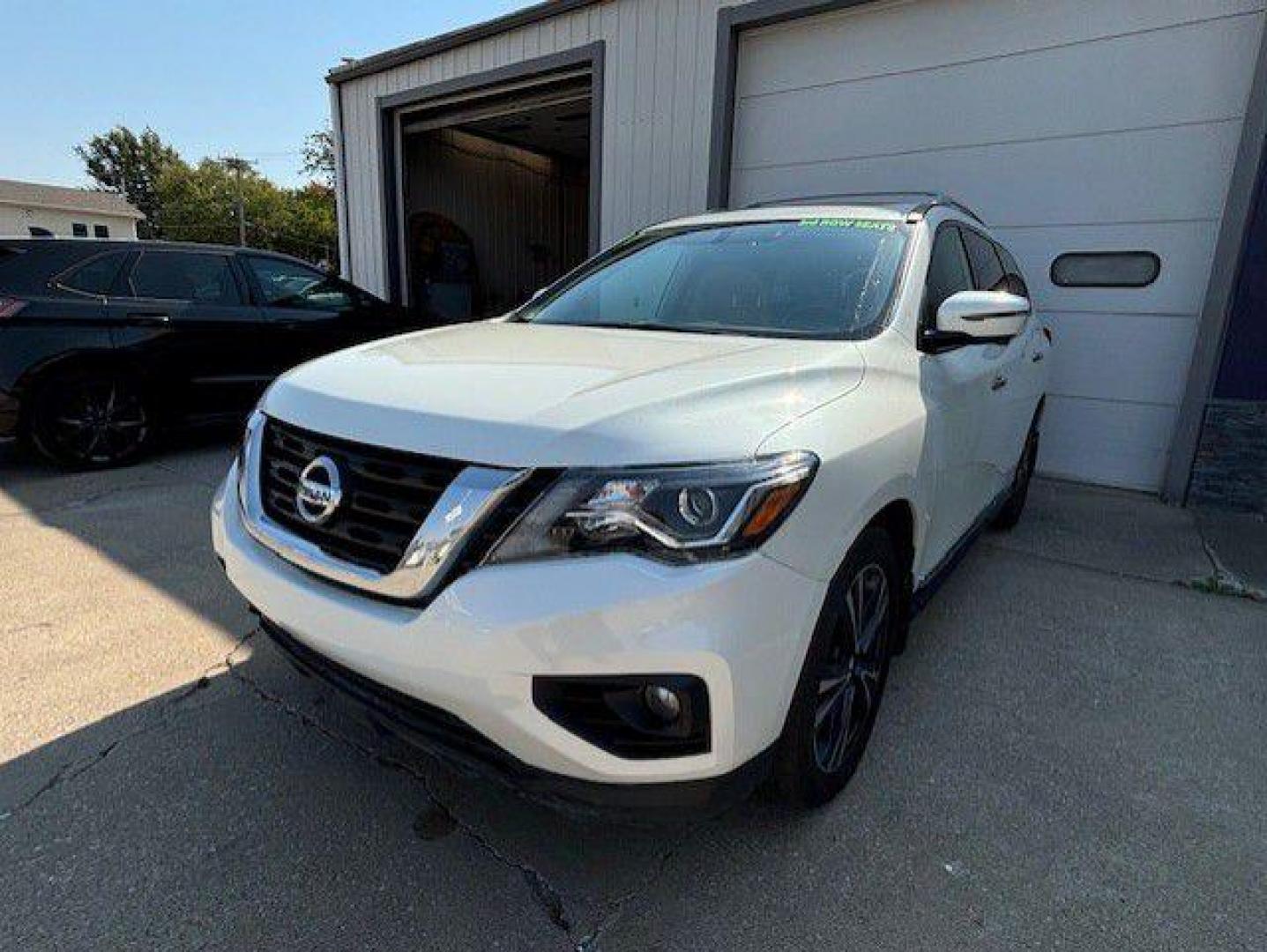 2017 WHITE NISSAN PATHFINDER S (5N1DR2MN4HC) with an 3.5L engine, Continuously Variable transmission, located at 1100 W. Sheridan Ave., Shenandoah, 51601, (712) 246-1600, 40.765678, -95.388817 - Photo#0